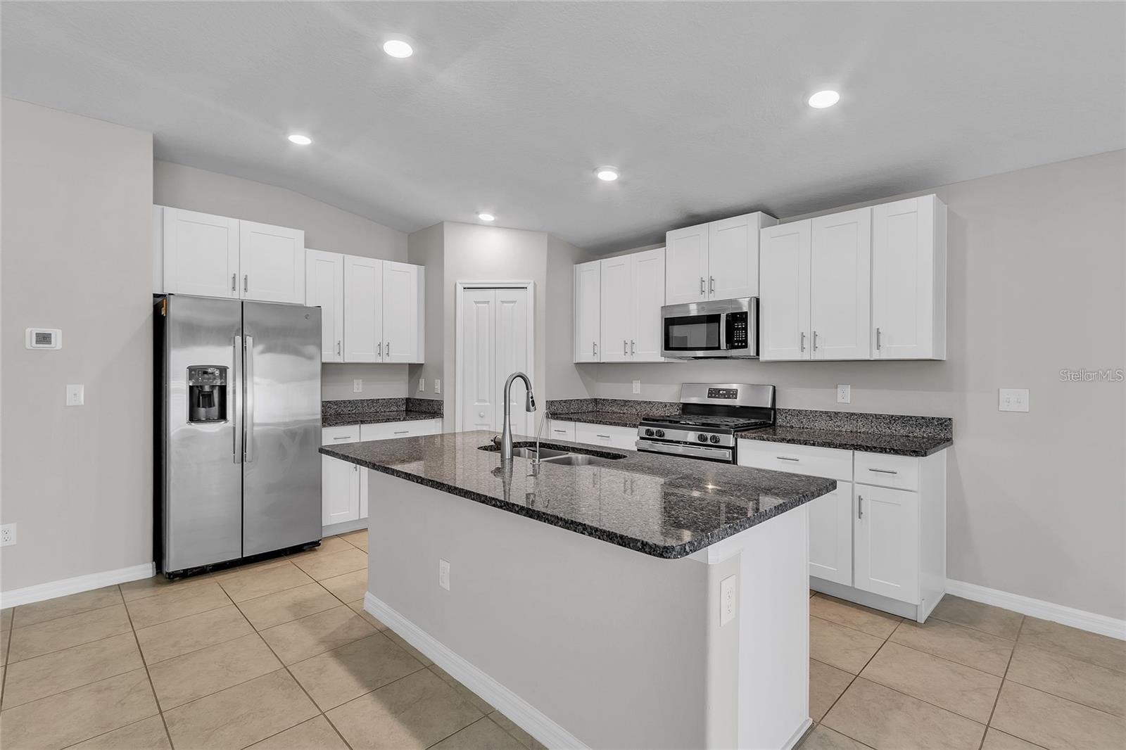 10357 SCARLET SKIMMER DR — photo 12