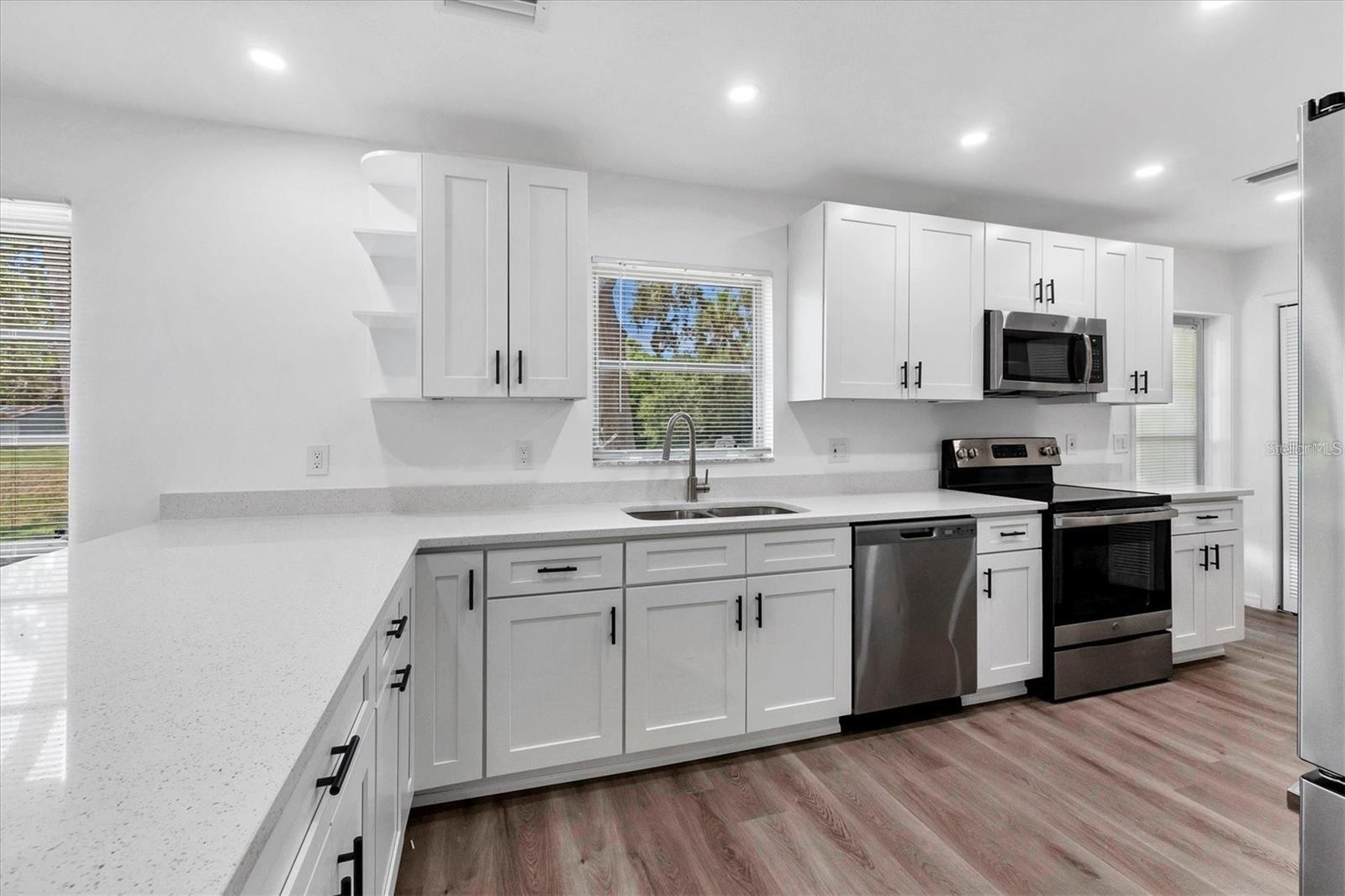 321 DANTE DR #321 — photo 2
