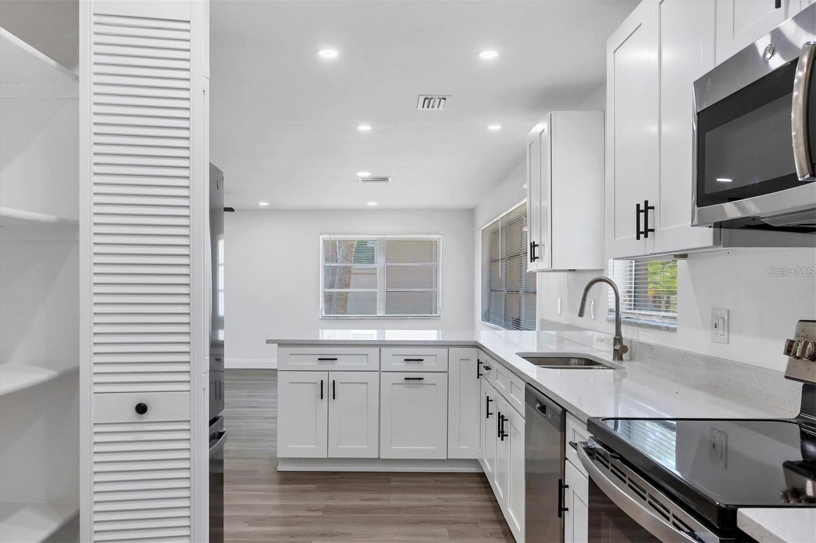 321 DANTE DR #321 — photo 3
