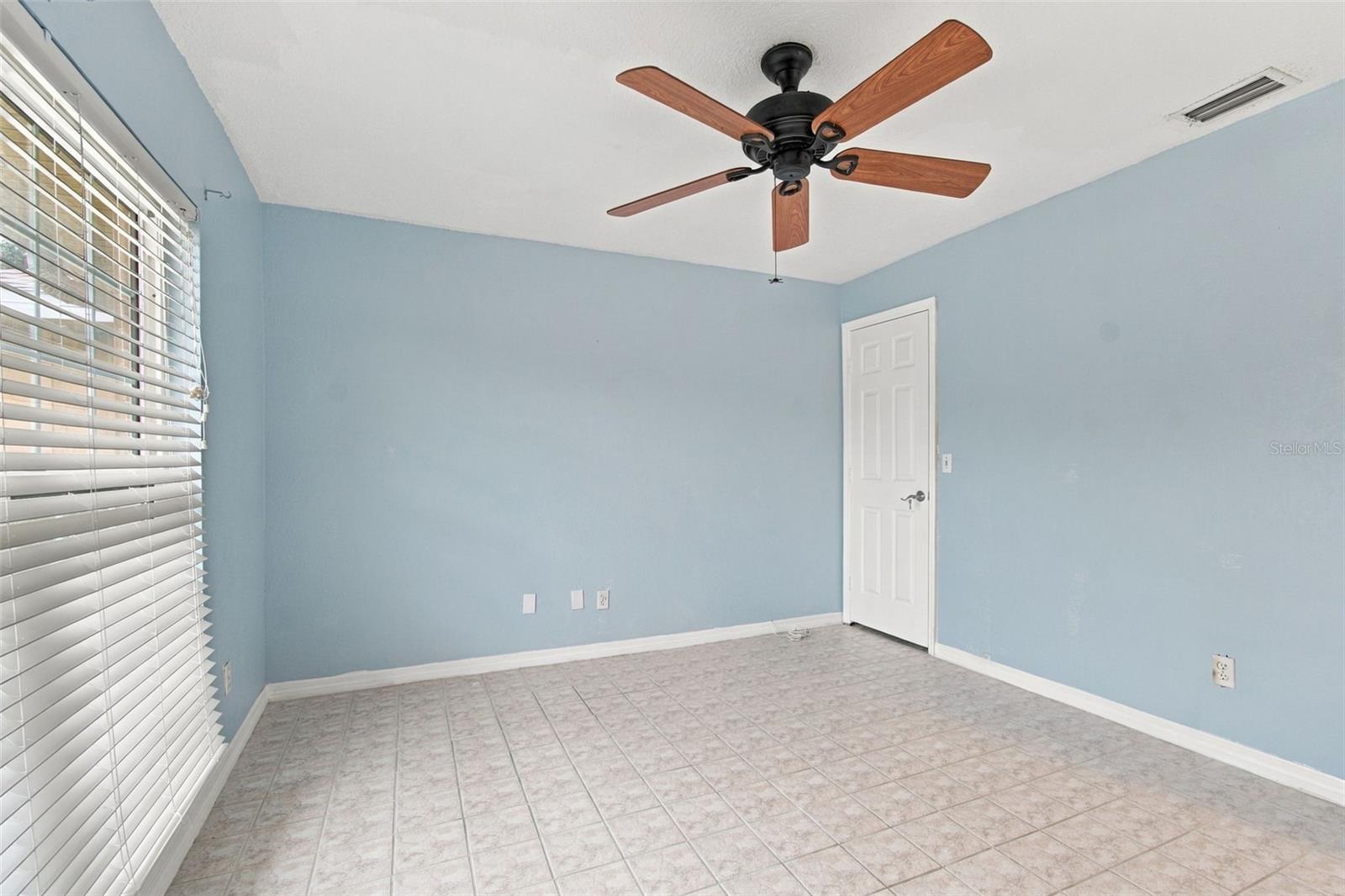 2254 HERON CIR — photo 37