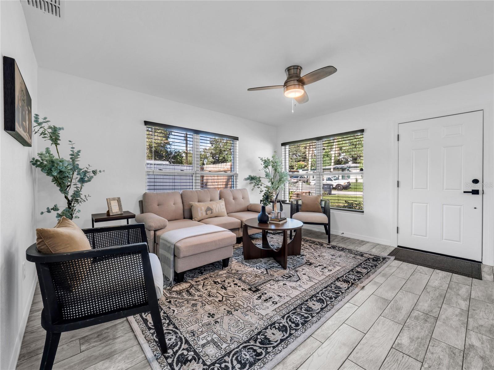 4014 MCLANE DR — photo 4