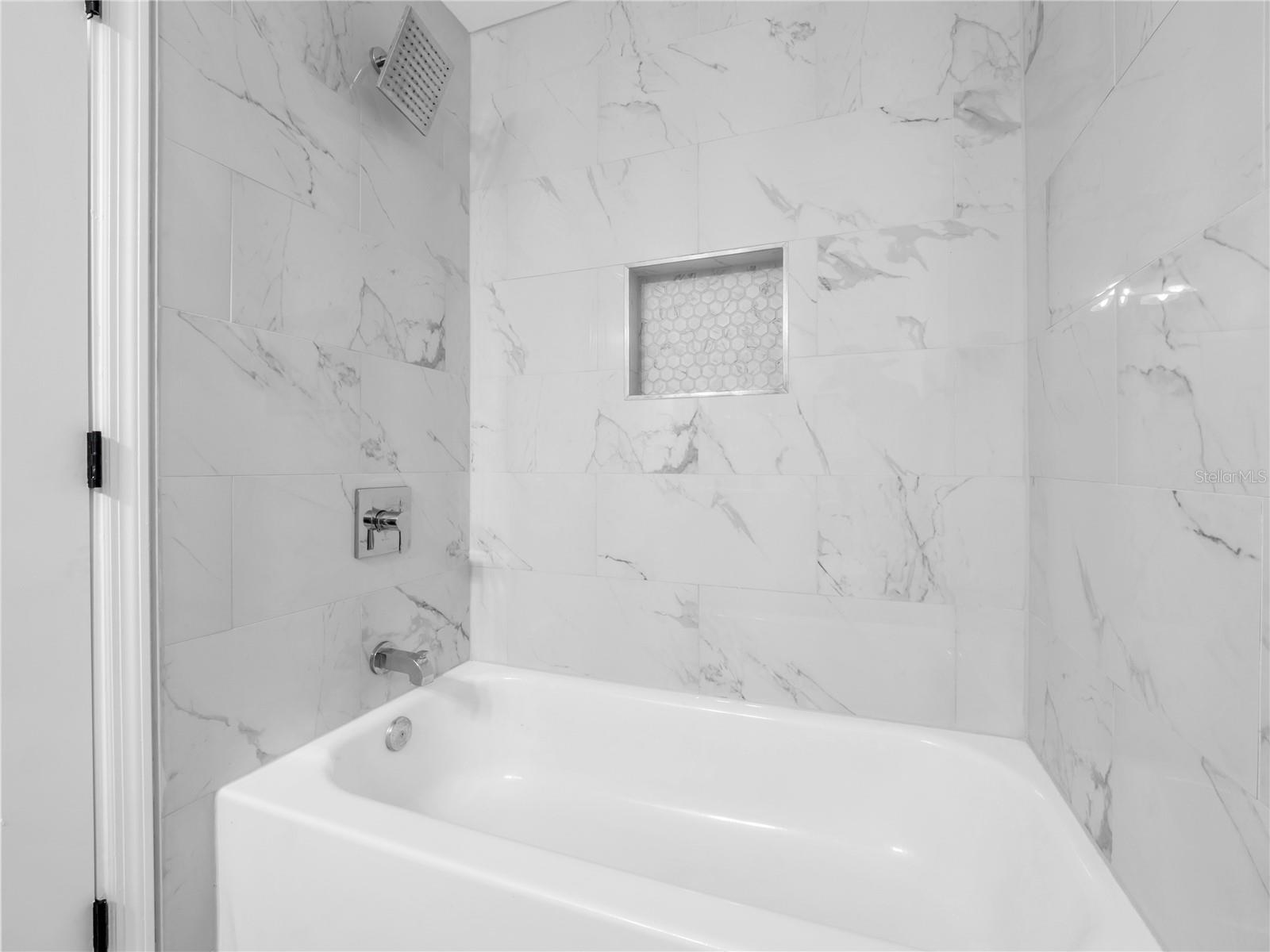 4014 MCLANE DR — photo 27