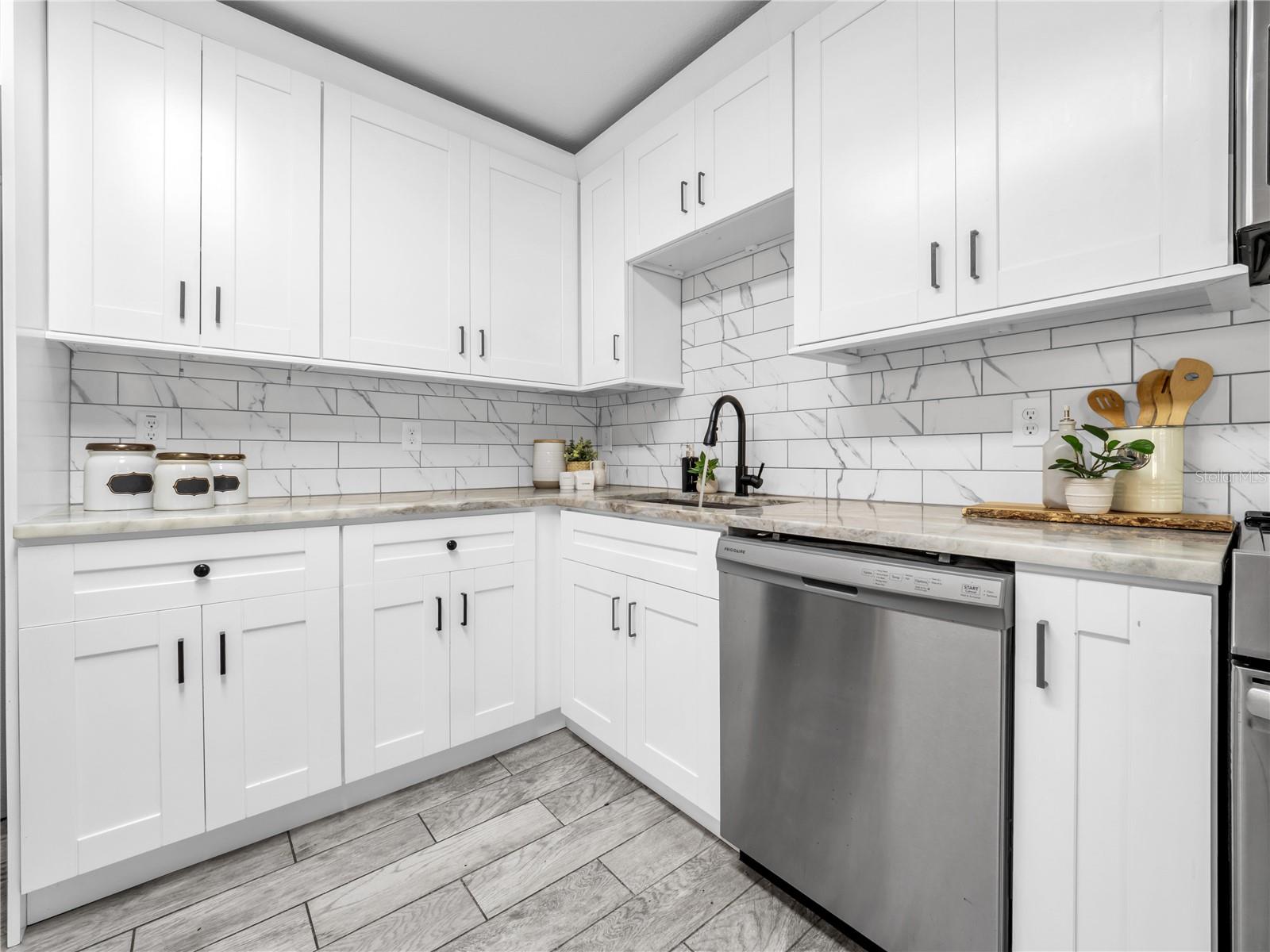 4014 MCLANE DR — photo 13