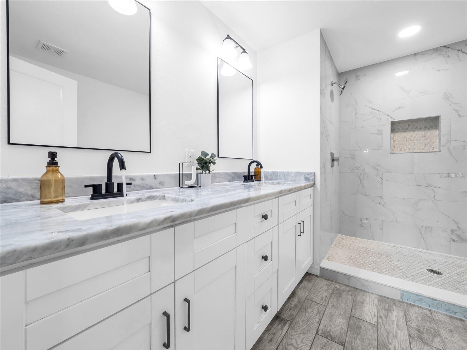 4014 MCLANE DR — photo 17
