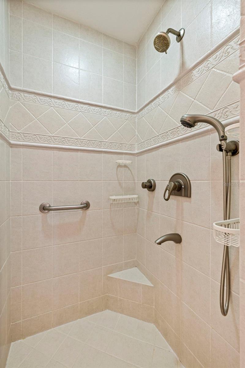 10612 LAKE VISTA DR — photo 16