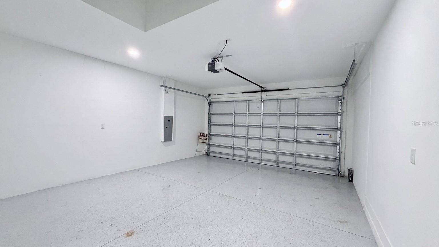 1409 W WOOD ST — photo 27