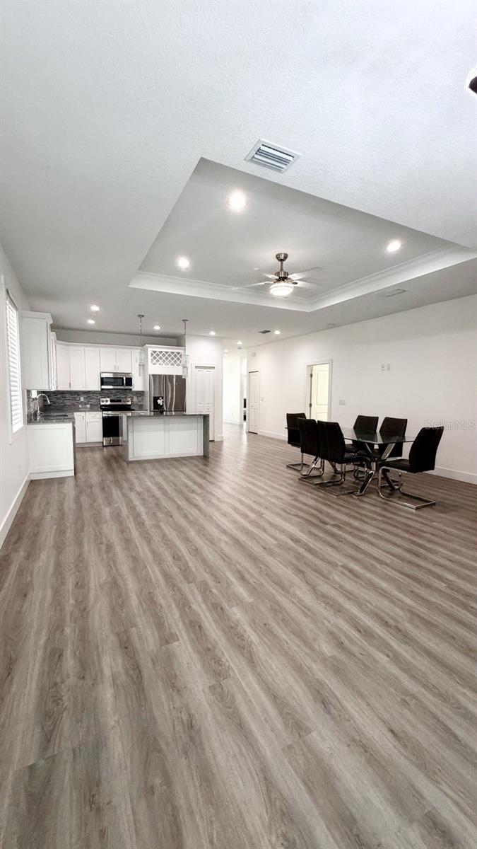 1409 W WOOD ST — photo 8