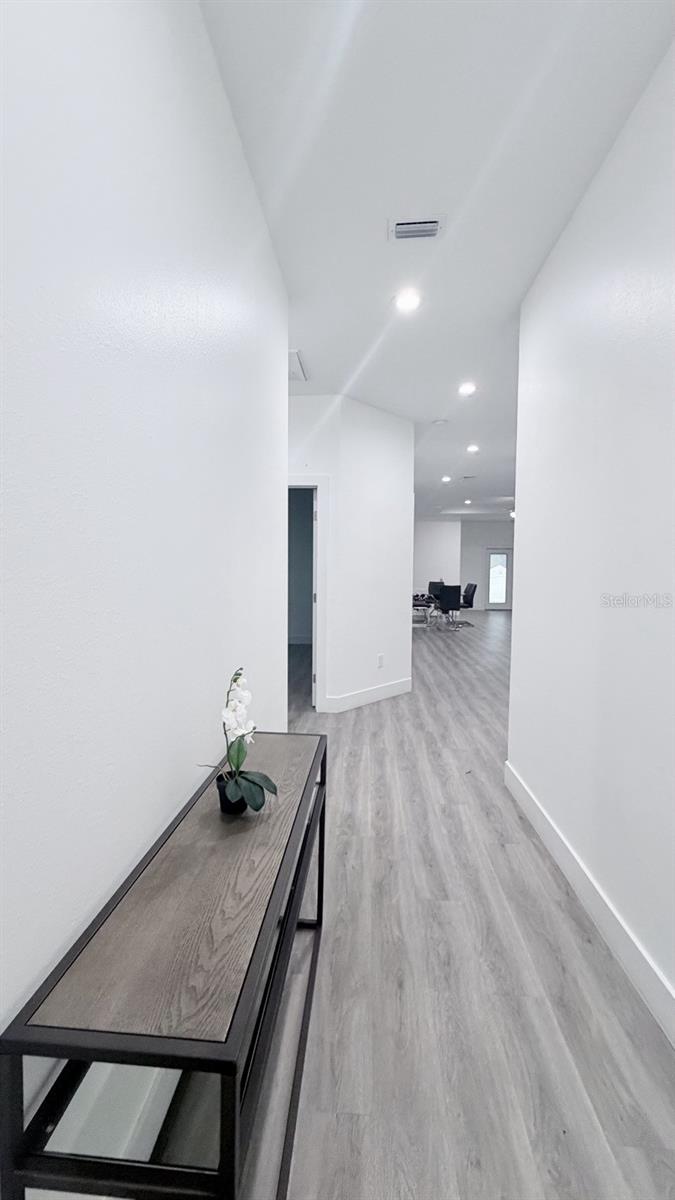 1409 W WOOD ST — photo 3