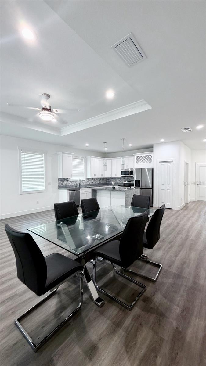 1409 W WOOD ST — photo 7