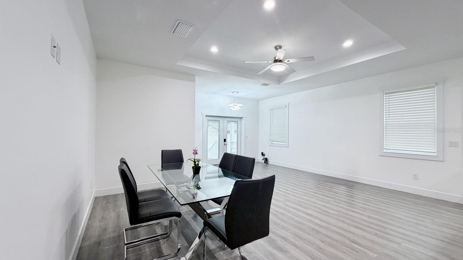 1409 W WOOD ST — photo 6
