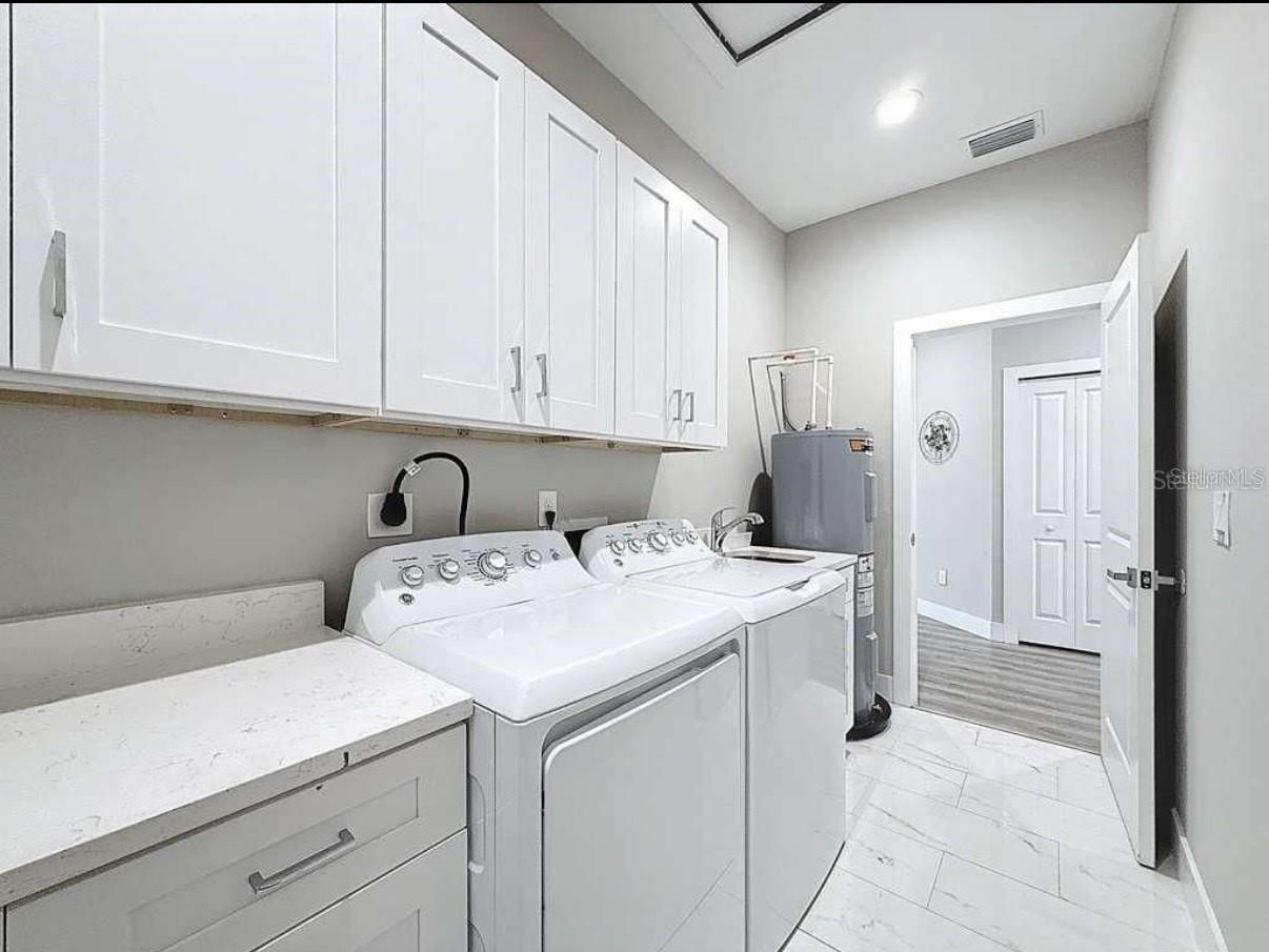 1409 W WOOD ST — photo 25