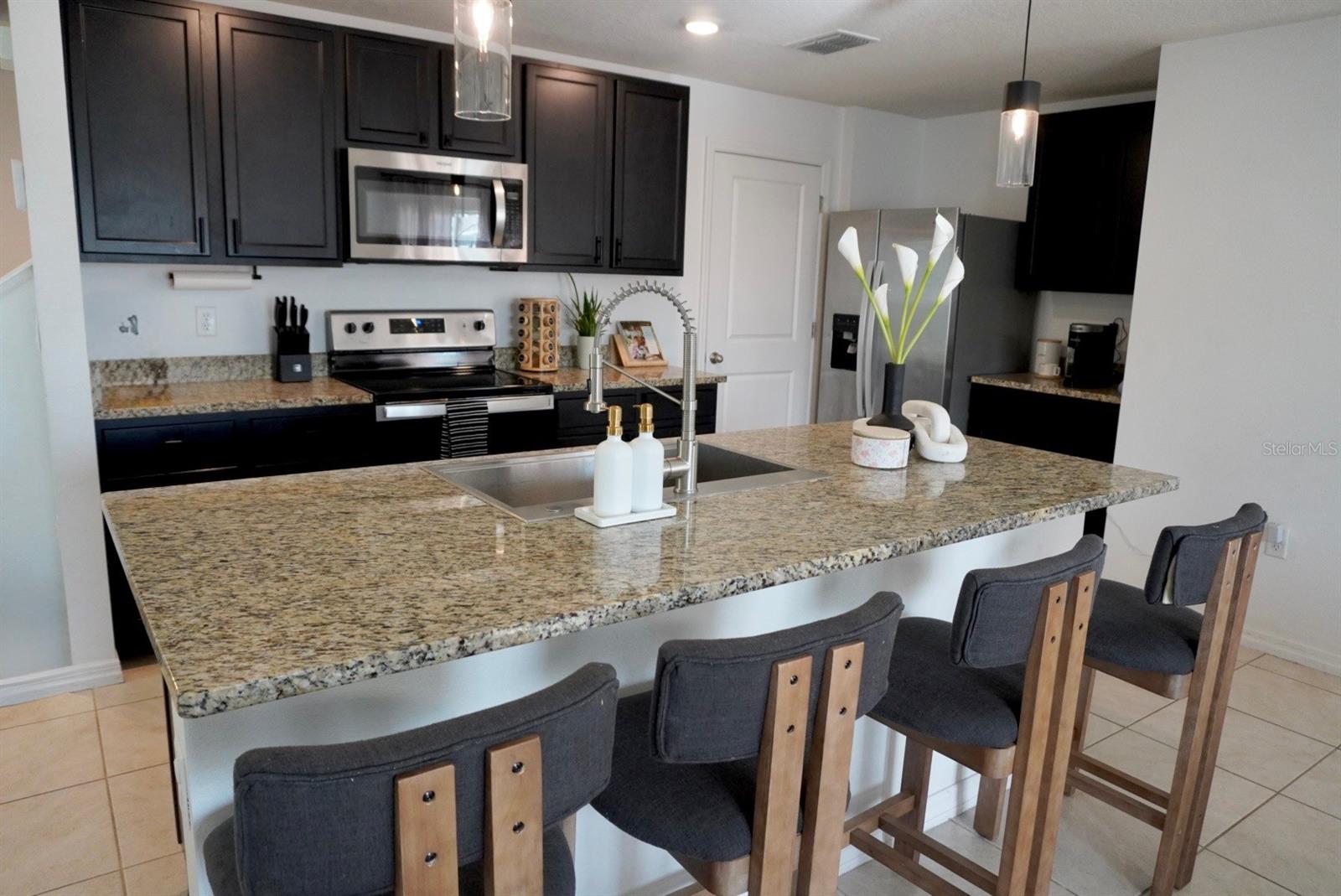 557 OLIVE CONCH ST — photo 4