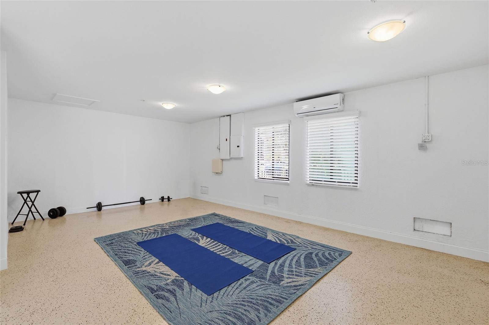 783 MARBURY LN — photo 32
