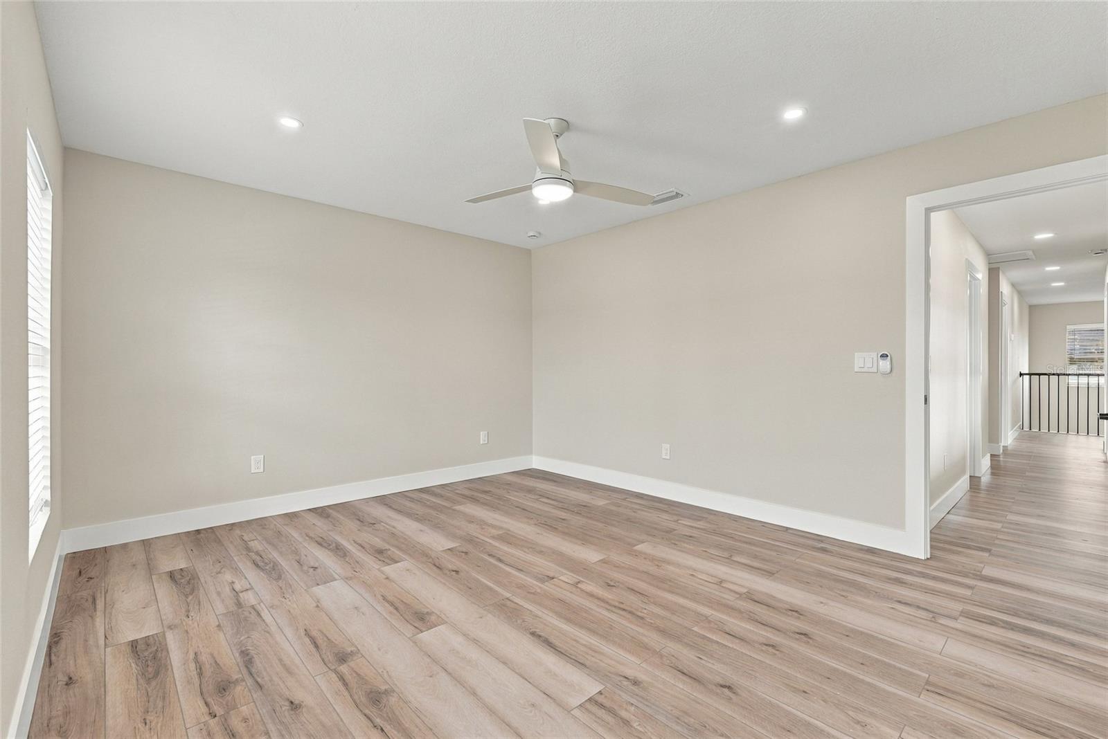 1002 E OSBORNE AVE — photo 14
