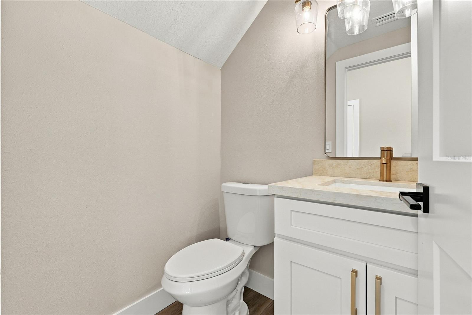 1002 E OSBORNE AVE — photo 10