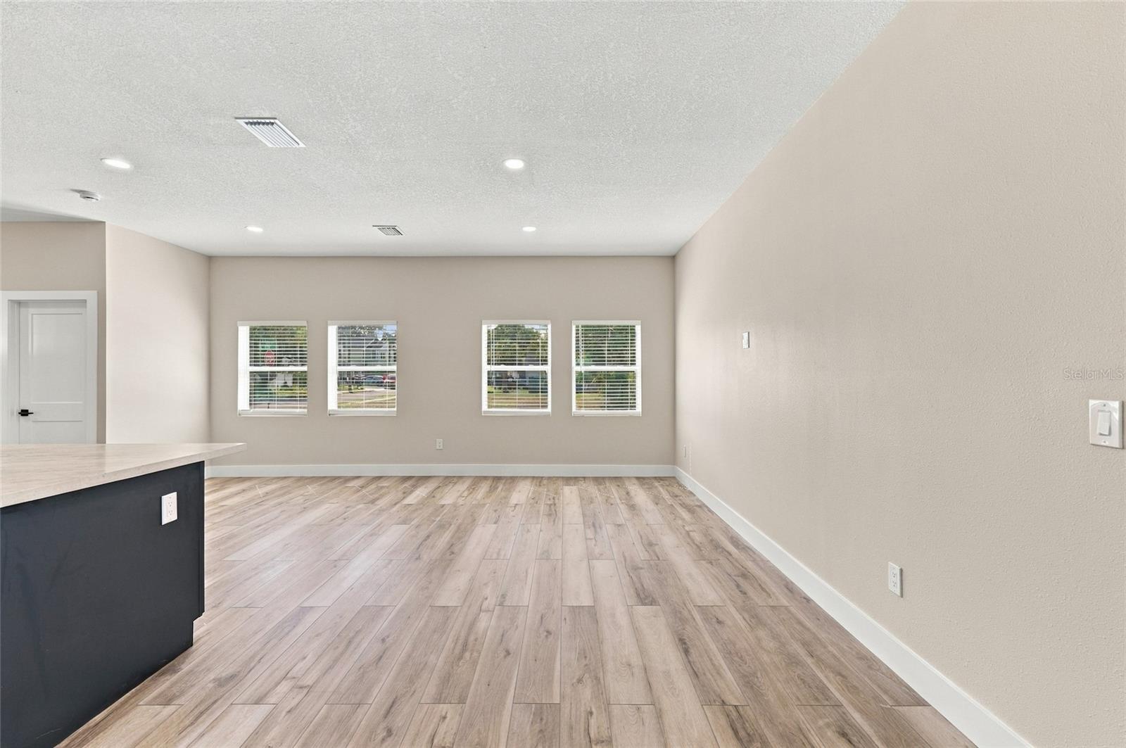 1002 E OSBORNE AVE — photo 6