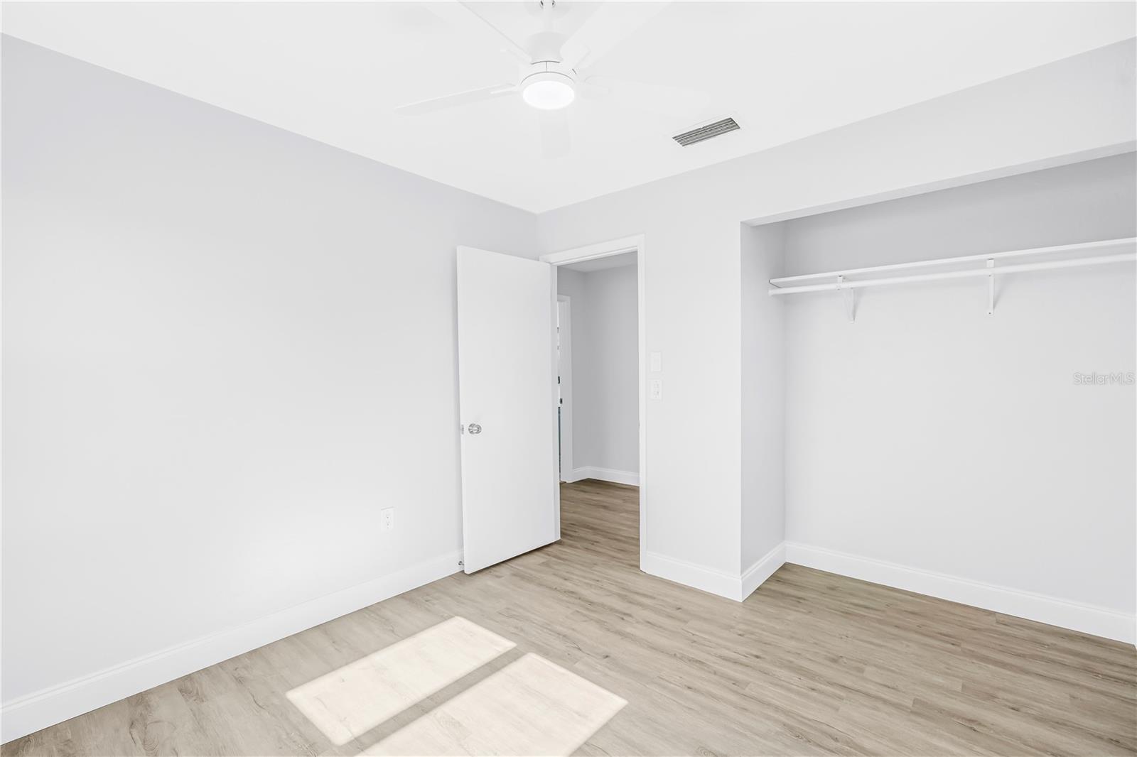 2918 SANDPOINTE DR — photo 26