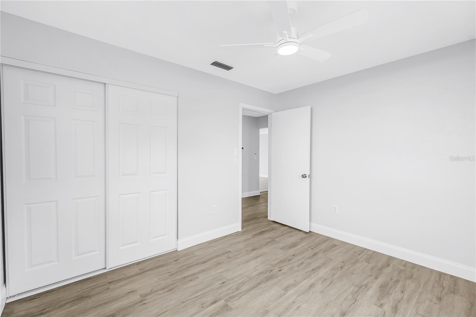2918 SANDPOINTE DR — photo 20