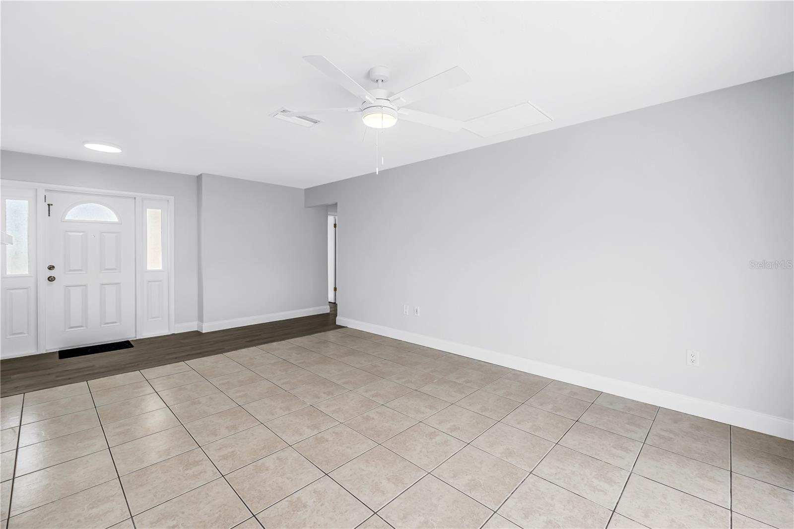 2918 SANDPOINTE DR — photo 3