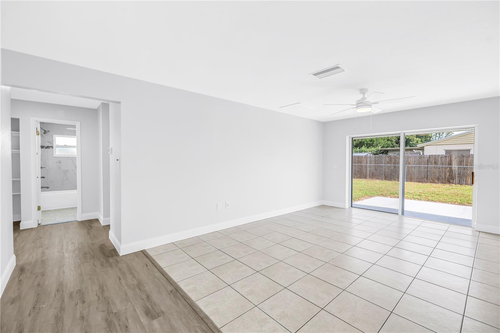 2918 SANDPOINTE DR — photo 5