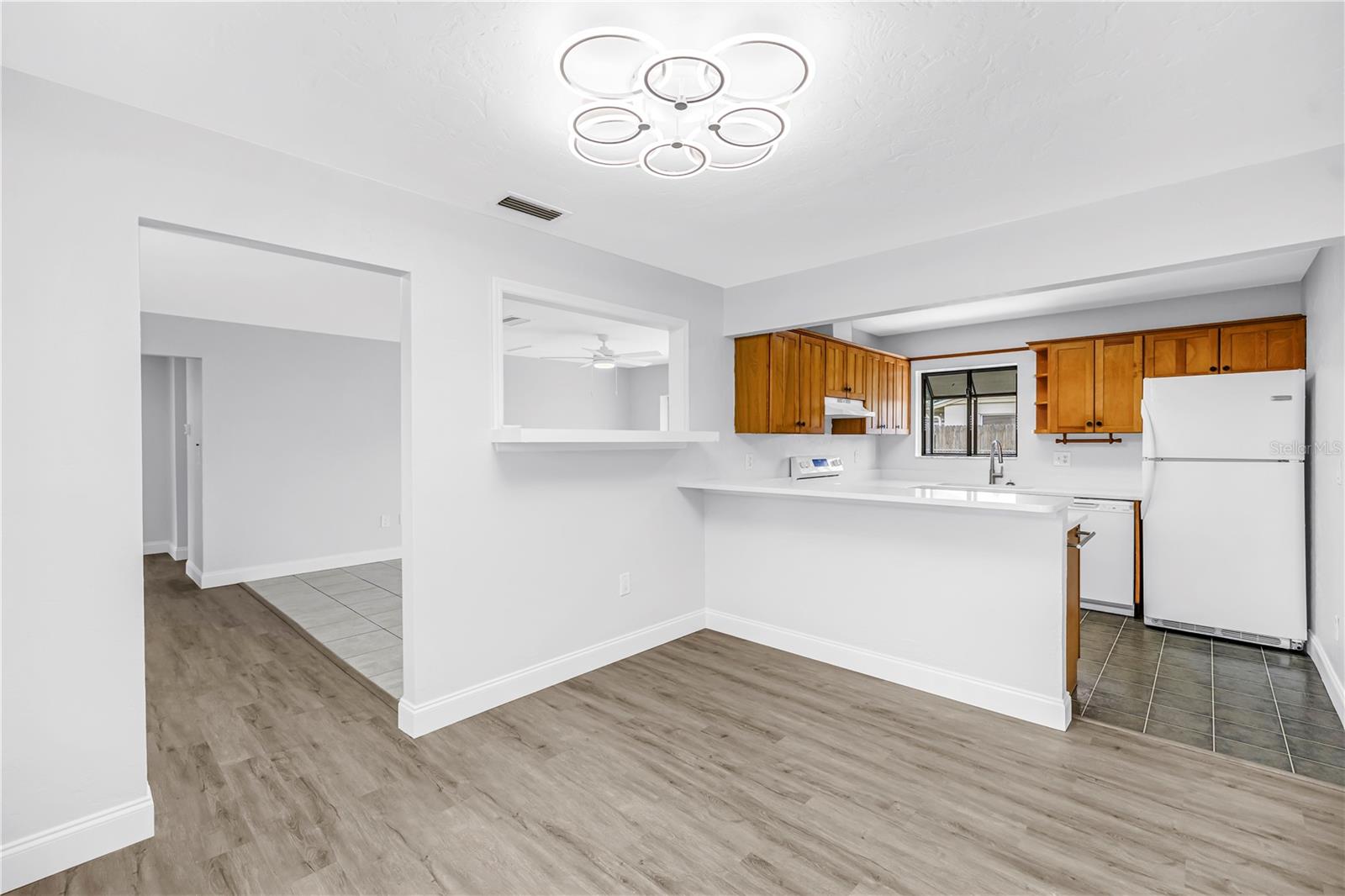 2918 SANDPOINTE DR — photo 12