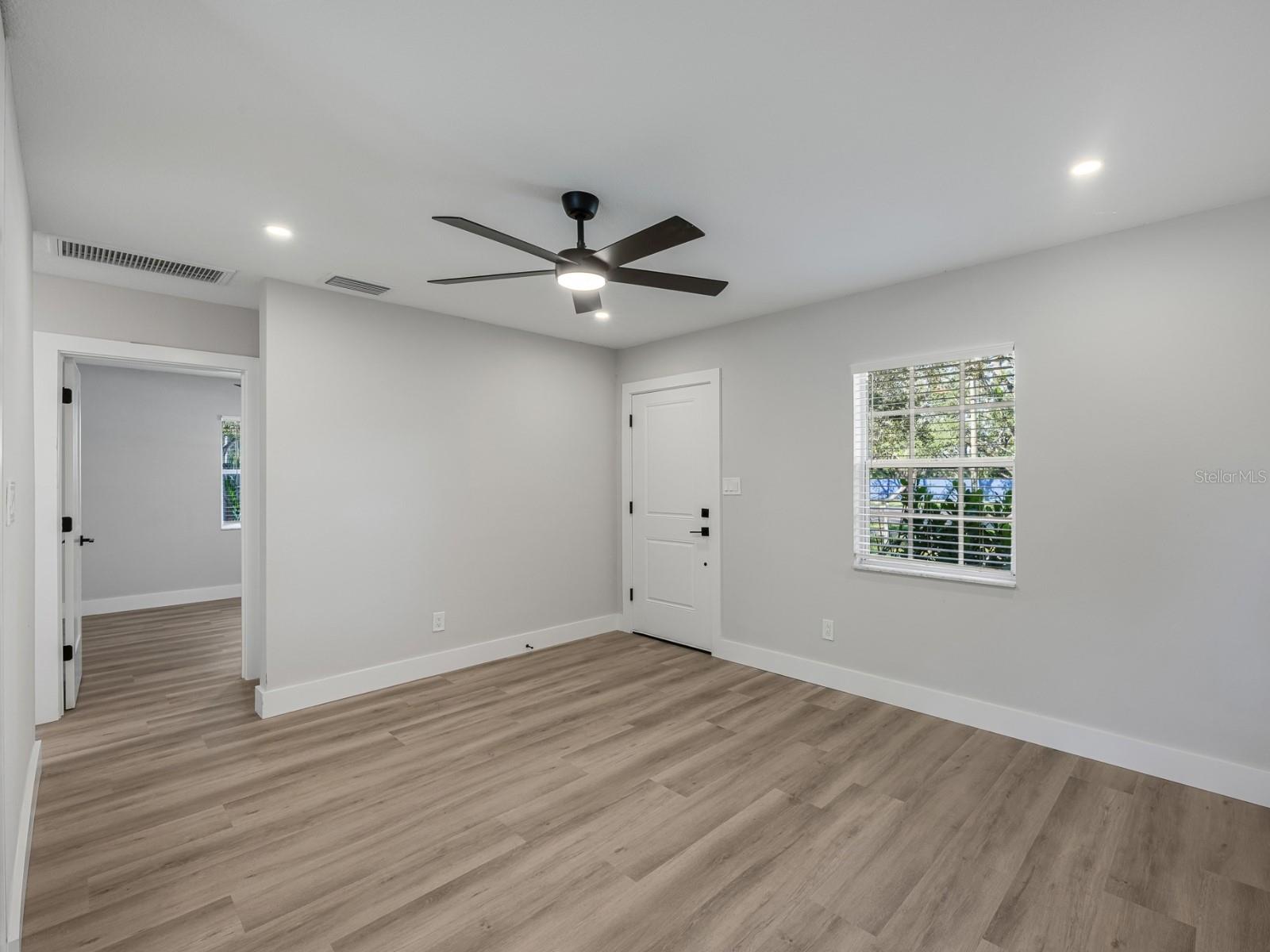 4318 S WEST SHORE BLVD — photo 3
