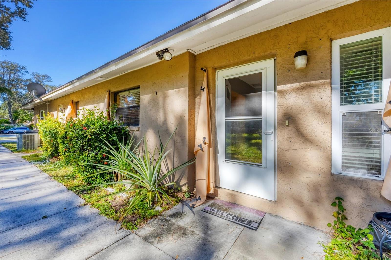 2703 FOREST KNOLL DR #B — photo 2