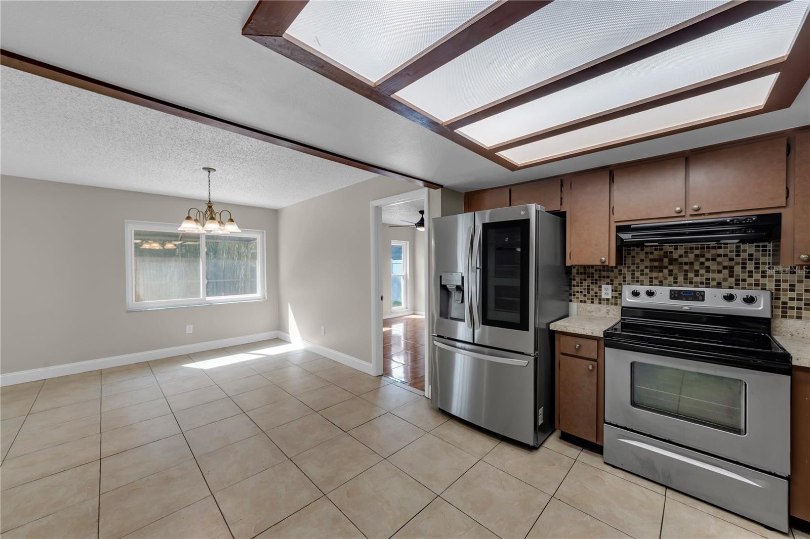 9602 HIDDEN OAKS CIR — photo 7