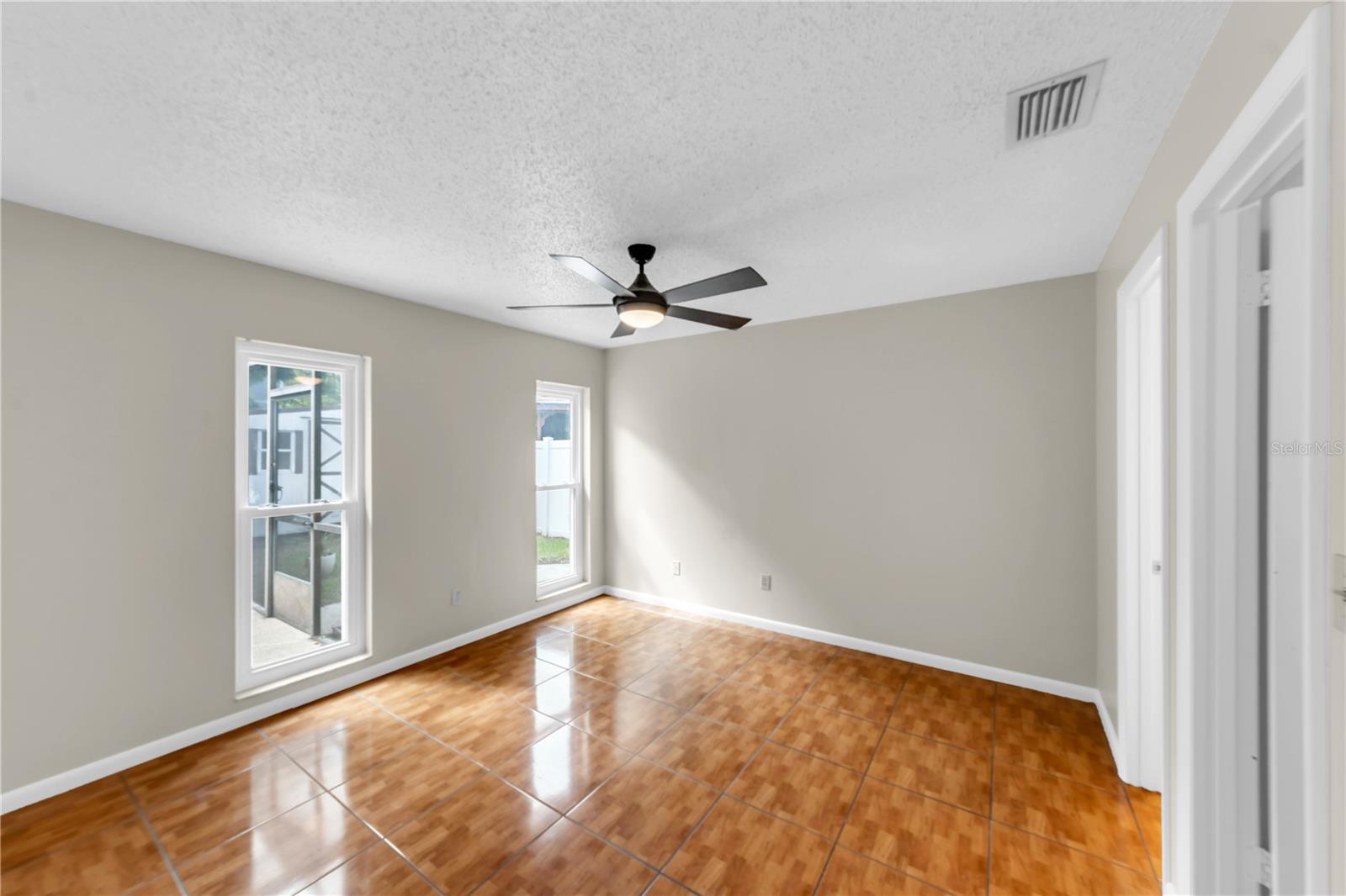 9602 HIDDEN OAKS CIR — photo 13