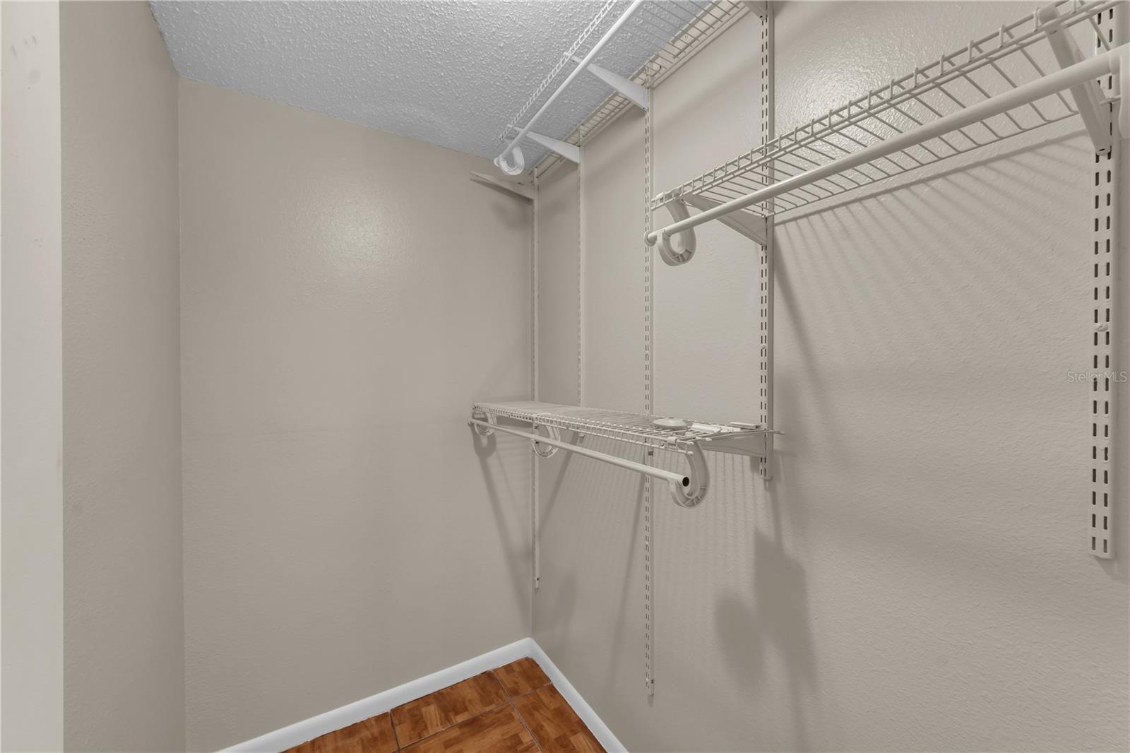 9602 HIDDEN OAKS CIR — photo 15