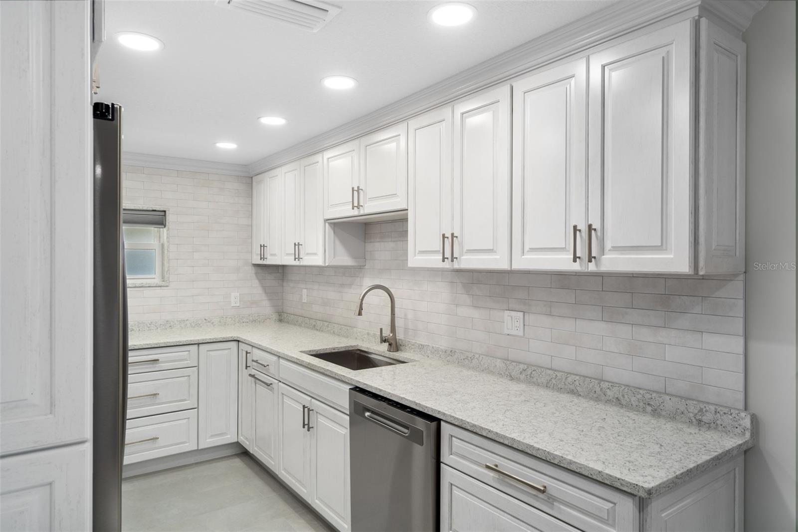 4105 TOPSAIL DR — photo 14