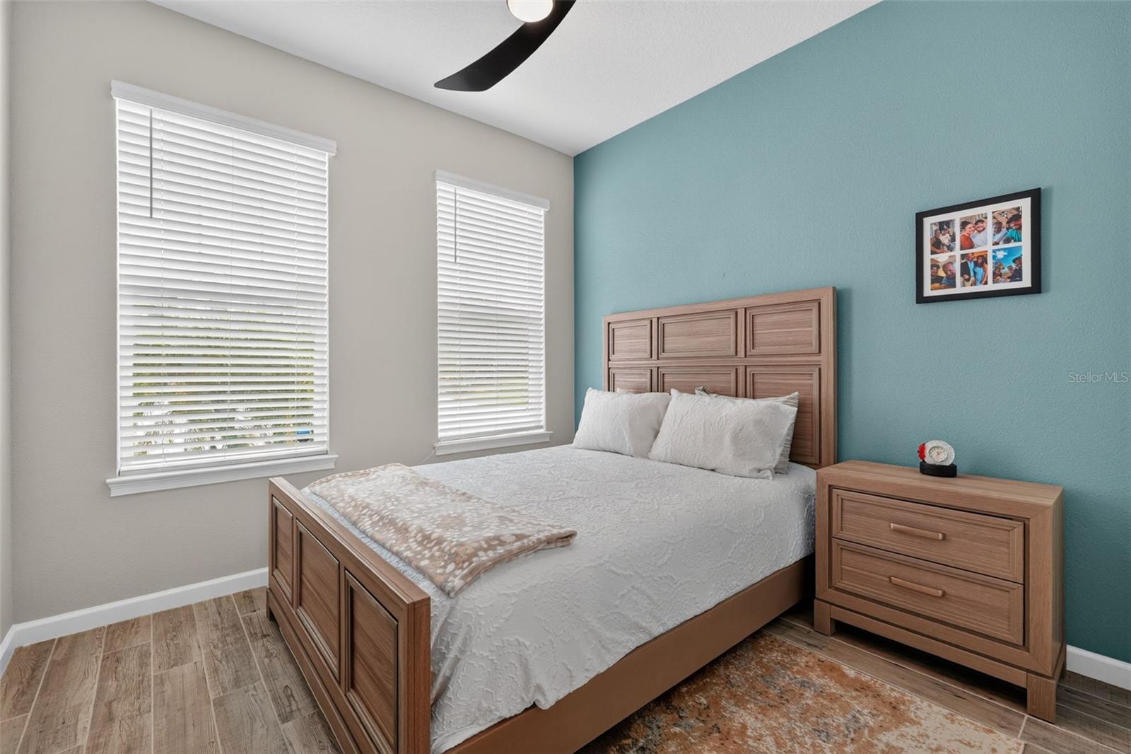 11511 ROLLING GREEN DR — photo 17