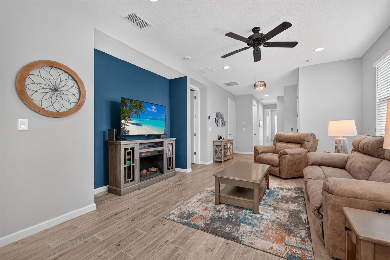 11511 ROLLING GREEN DR — photo 8