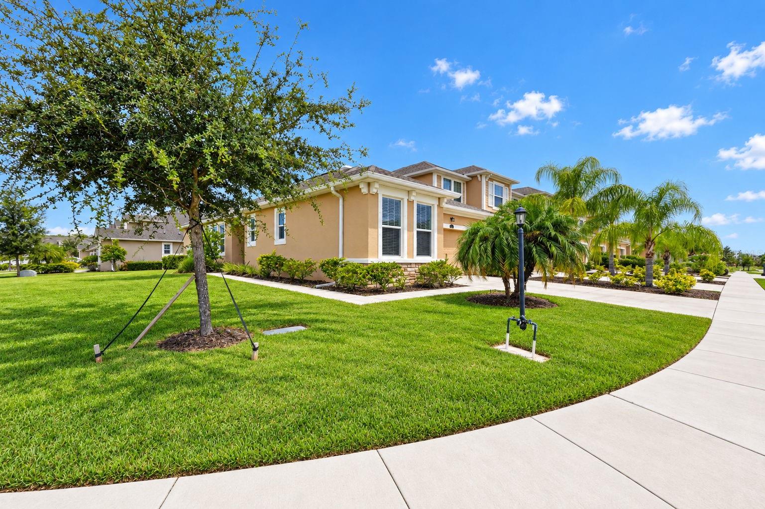 11511 ROLLING GREEN DR — photo 3