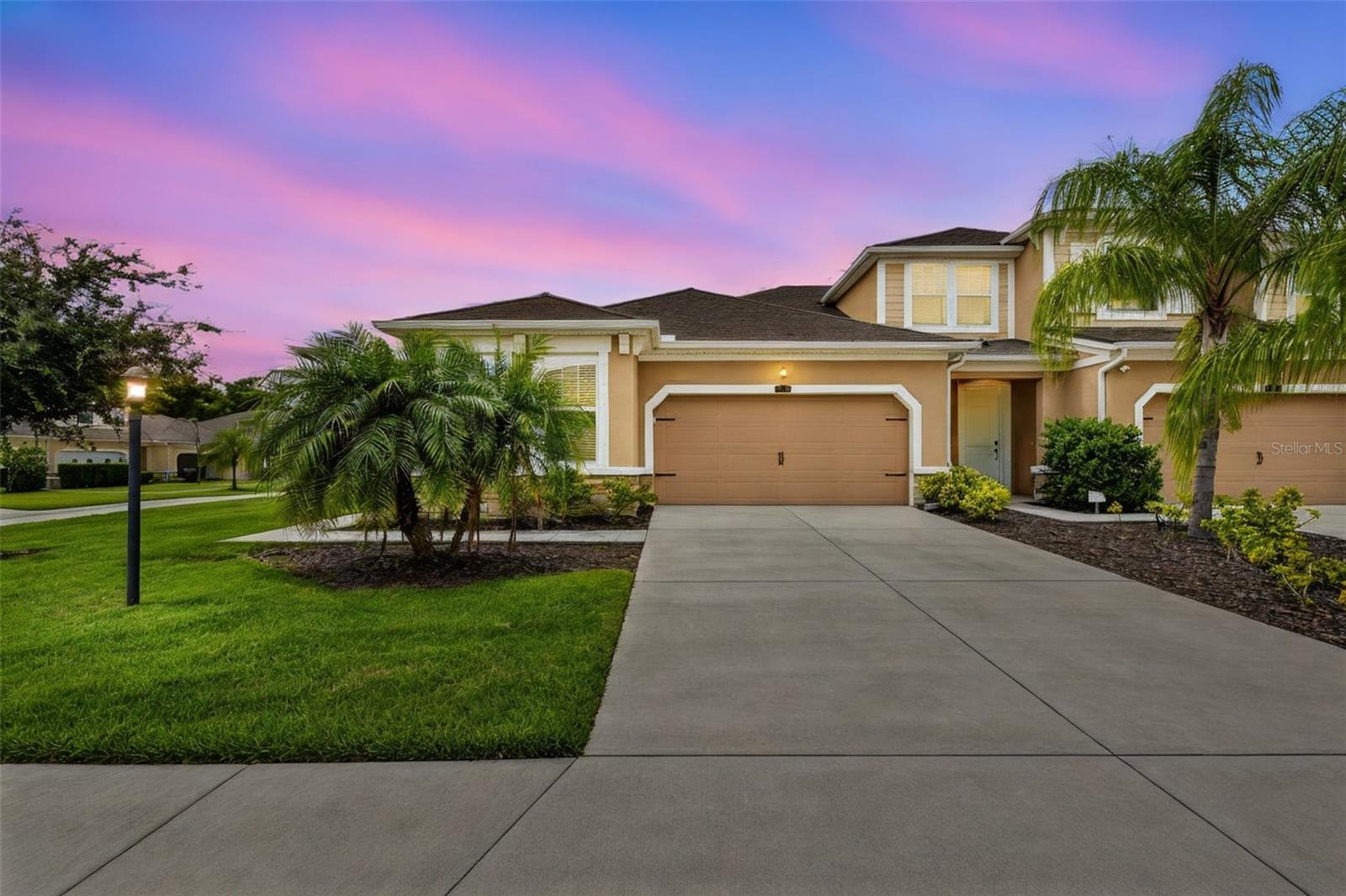 11511 ROLLING GREEN DR — photo 2
