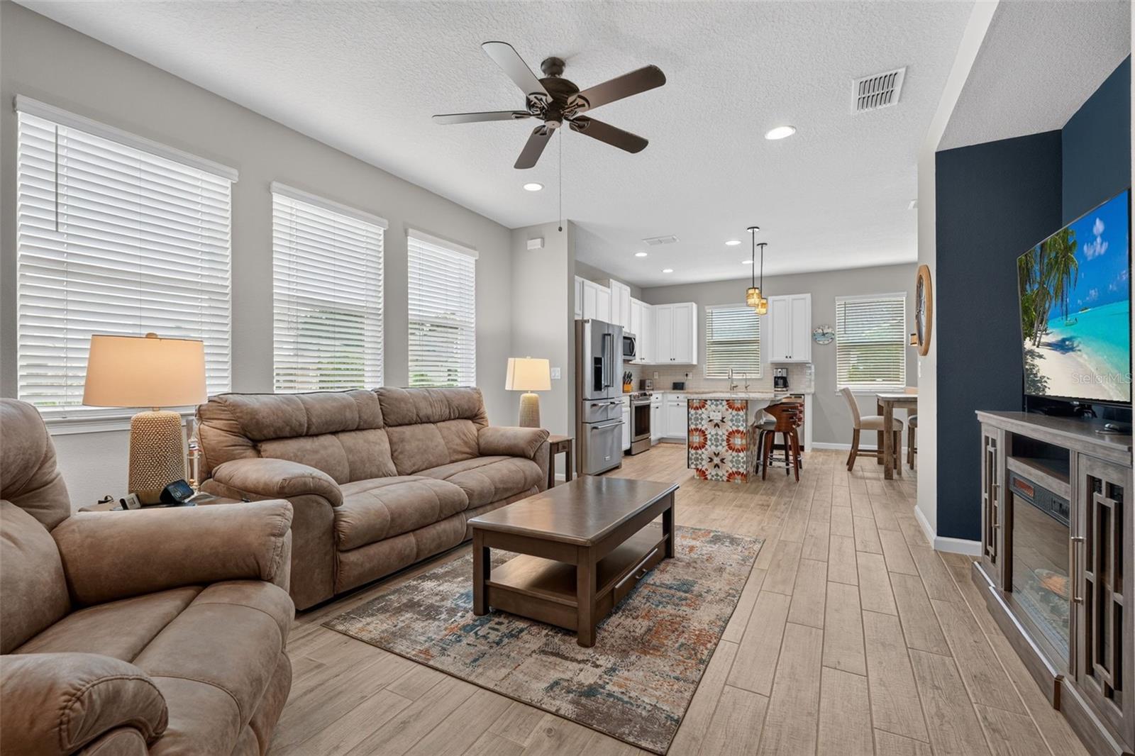 11511 ROLLING GREEN DR — photo 6