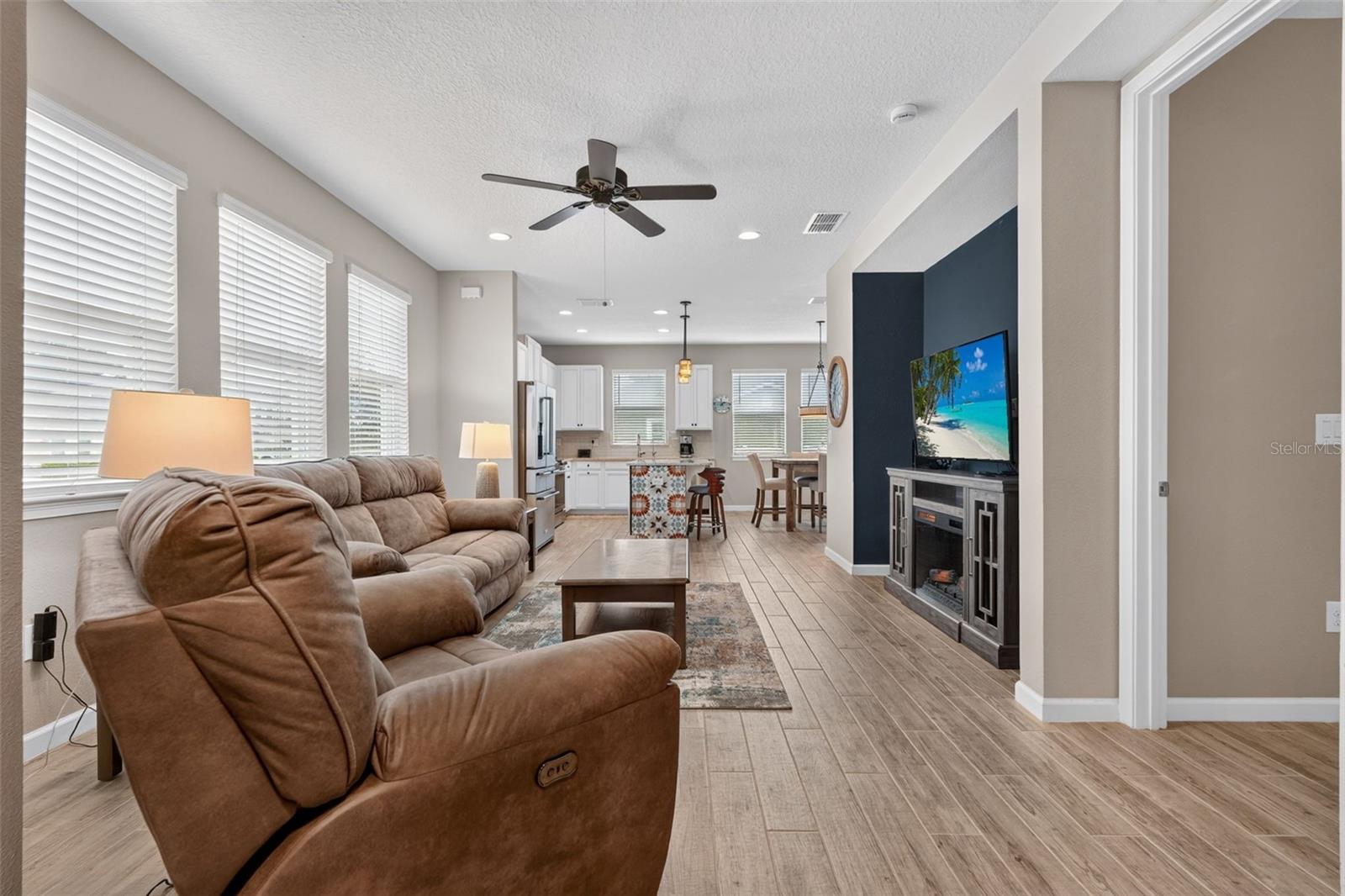 11511 ROLLING GREEN DR — photo 5