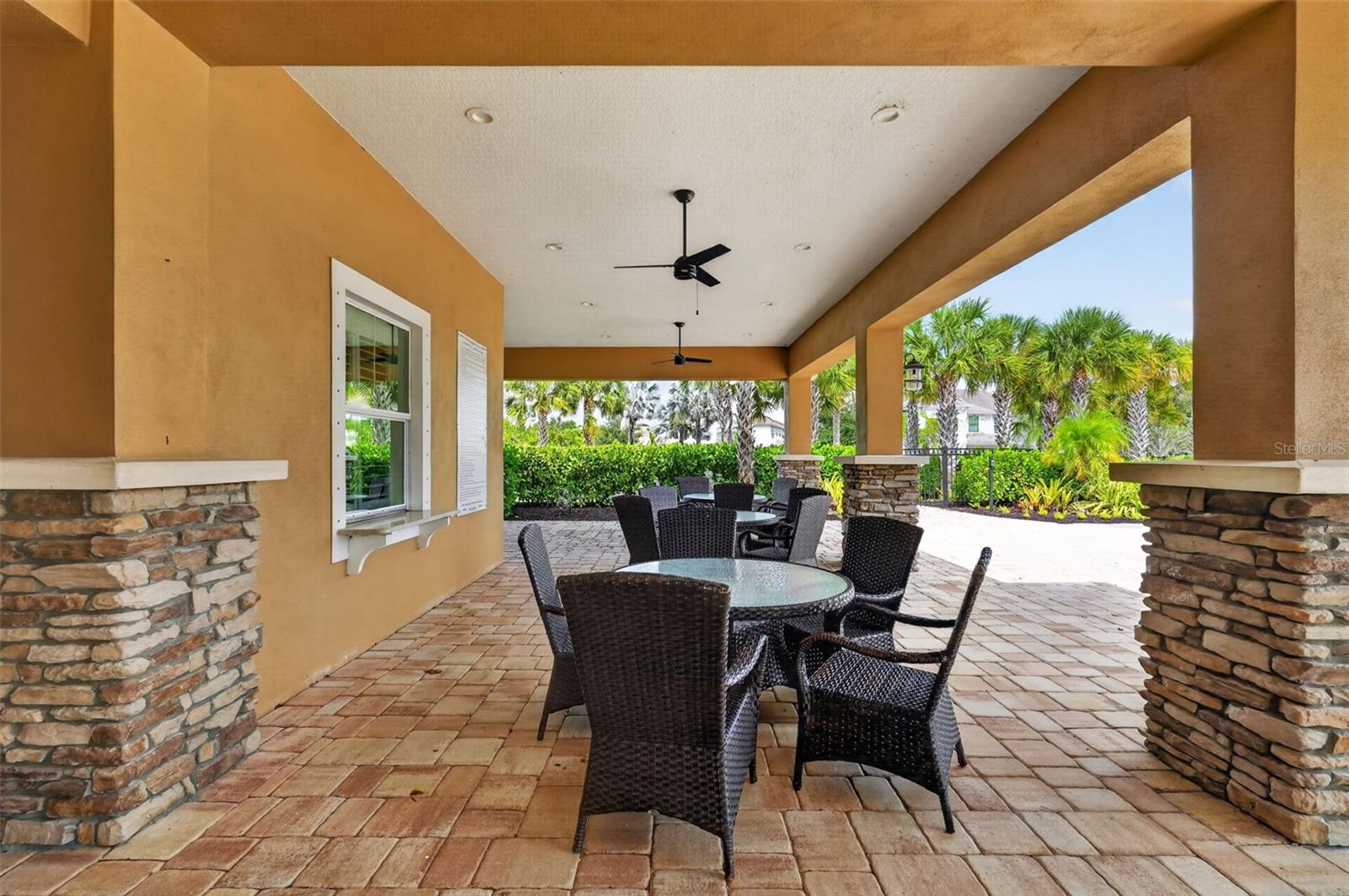 11511 ROLLING GREEN DR — photo 38