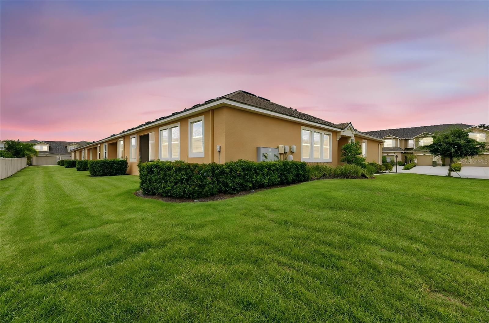 11511 ROLLING GREEN DR — photo 56