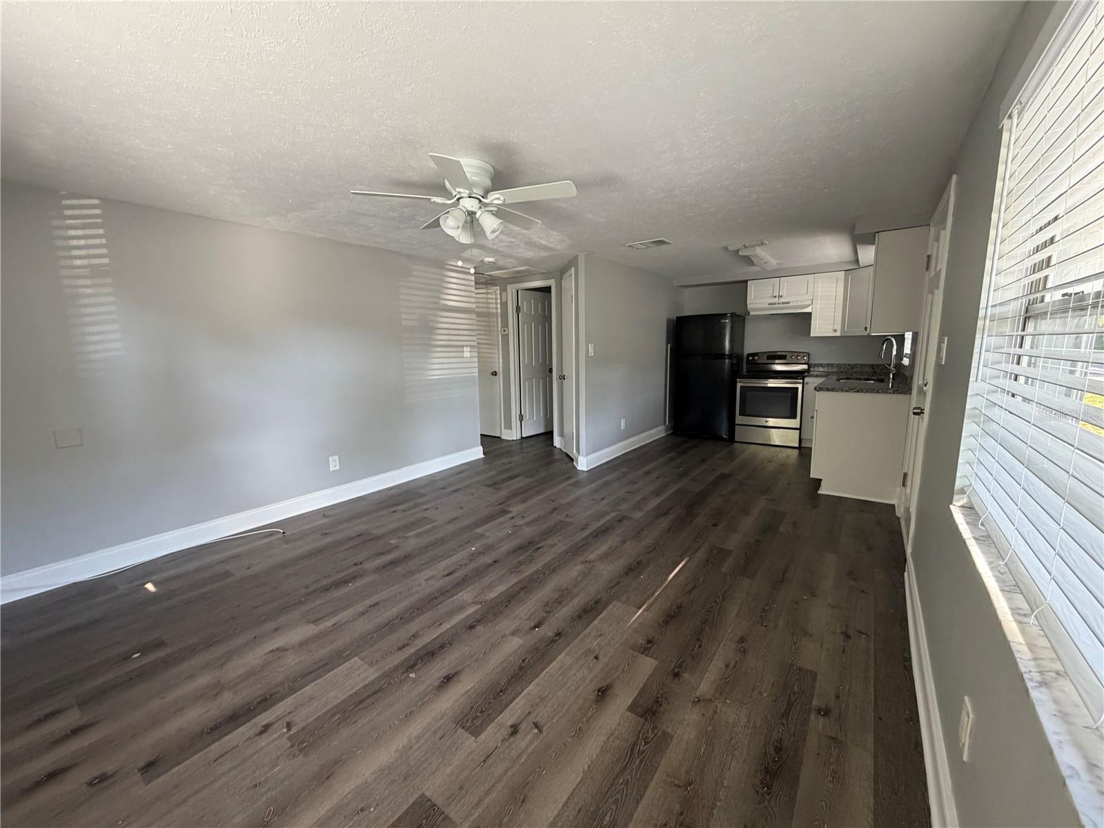 8019 EMI ANN LN — photo 2