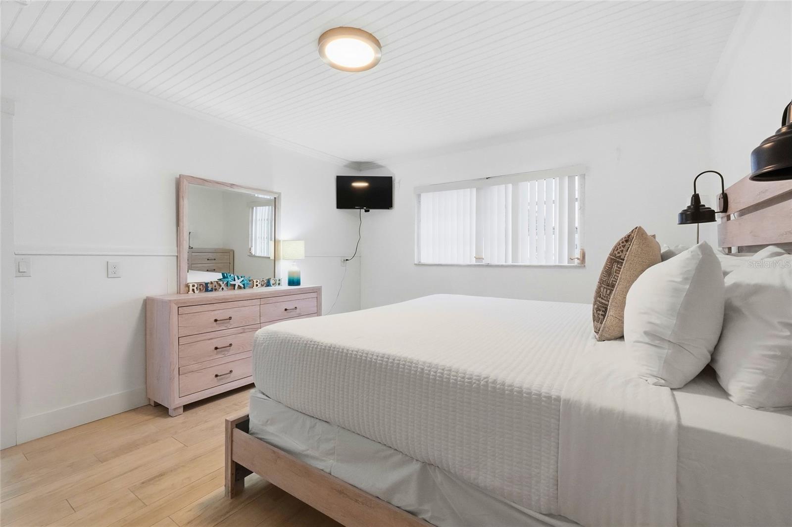 28 SEASIDE CT — photo 25