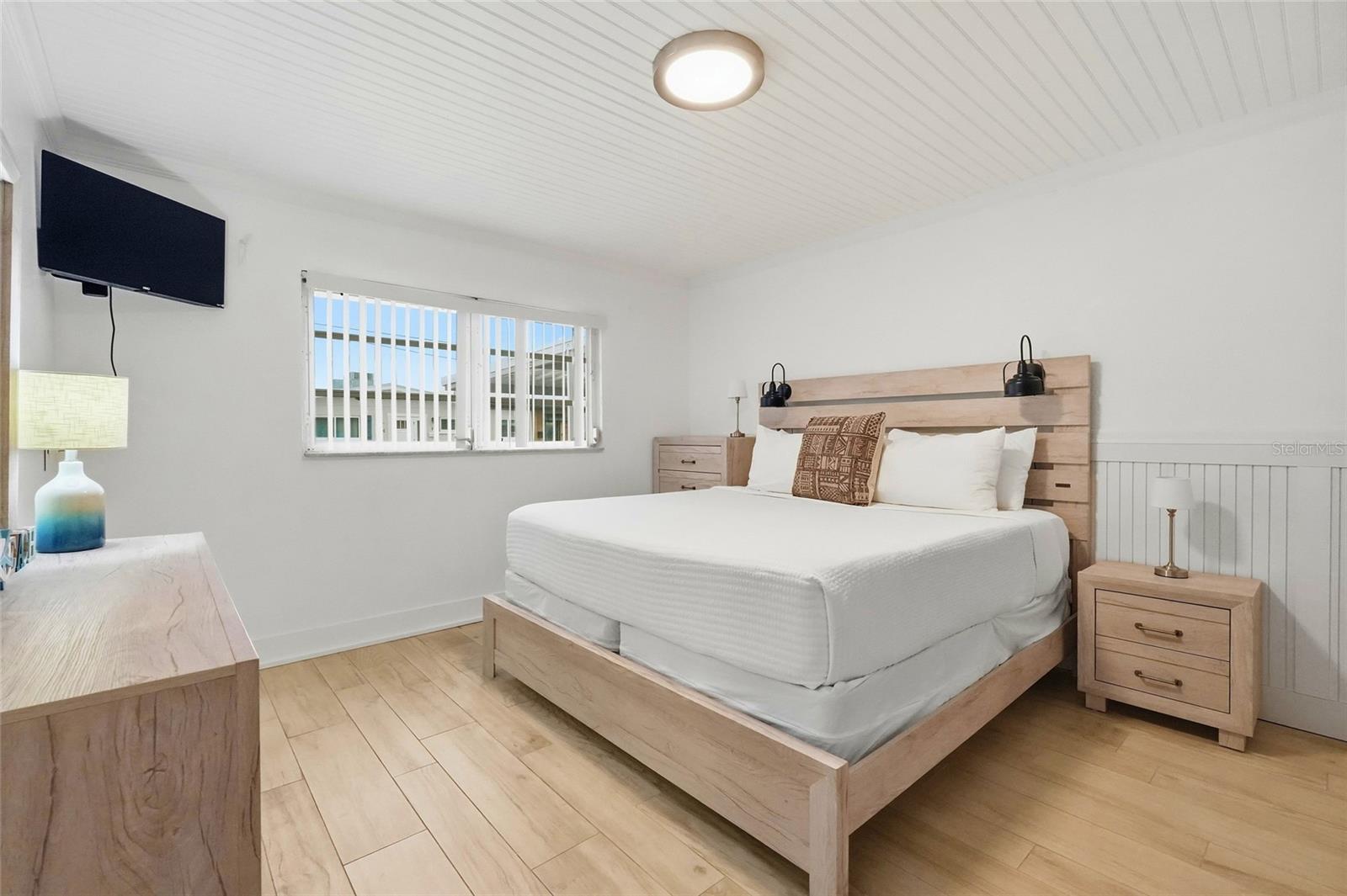 28 SEASIDE CT — photo 24