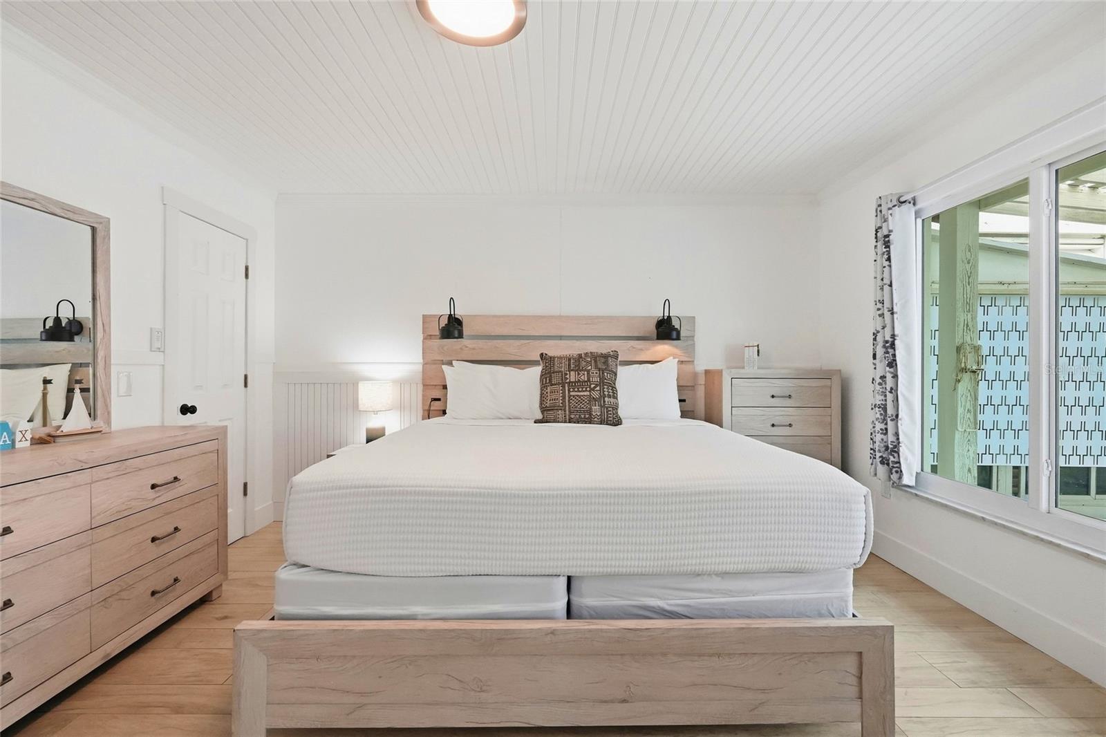 28 SEASIDE CT — photo 19