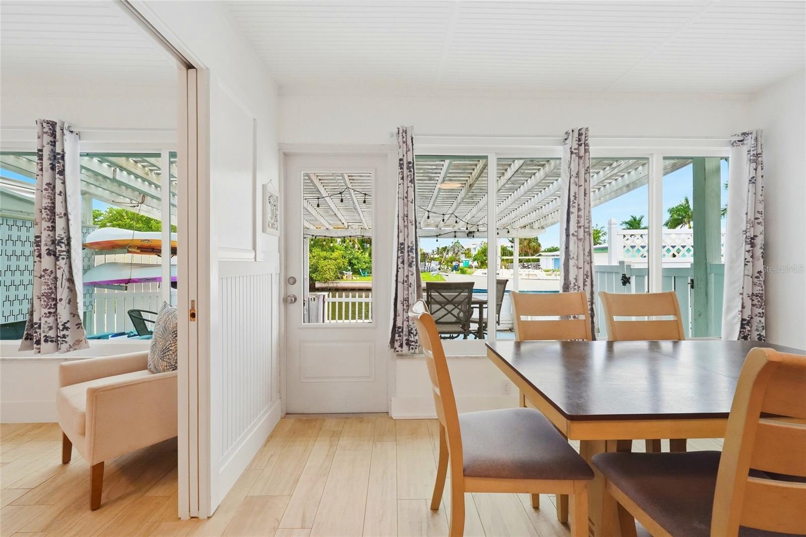28 SEASIDE CT — photo 13