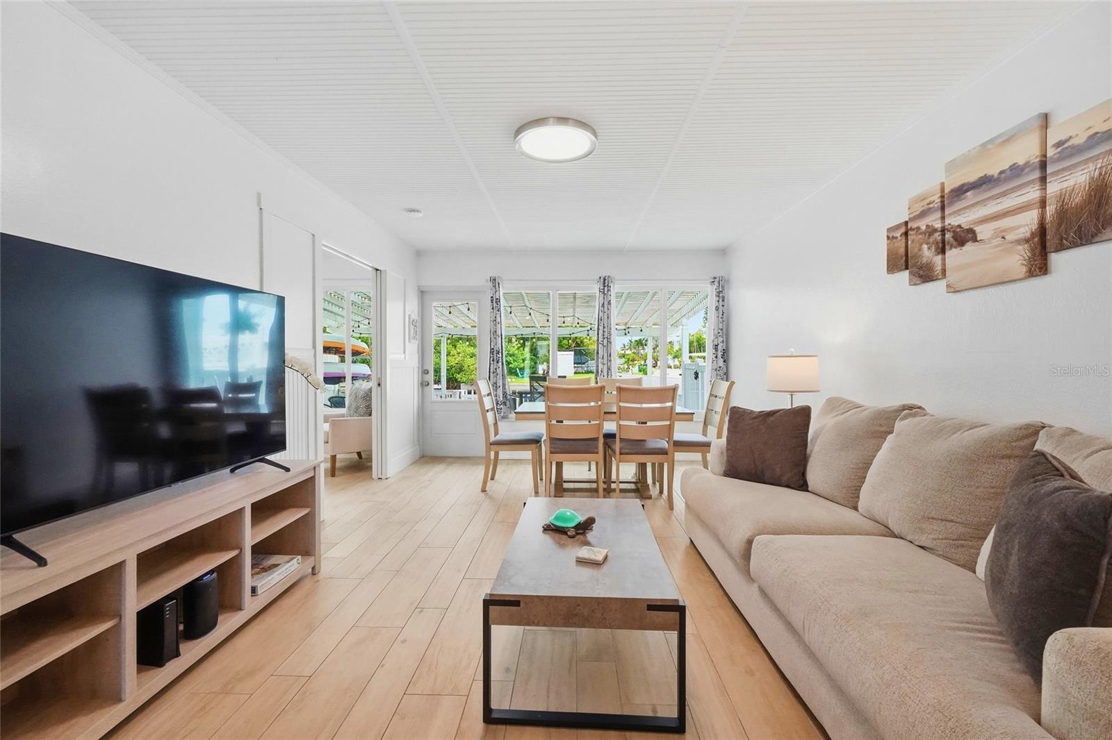 28 SEASIDE CT — photo 11