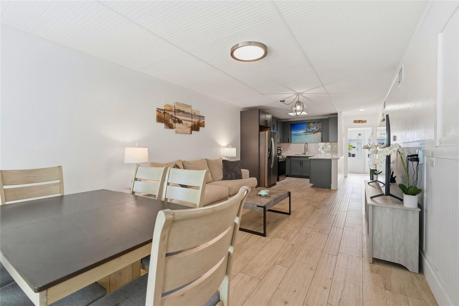 28 SEASIDE CT — photo 14
