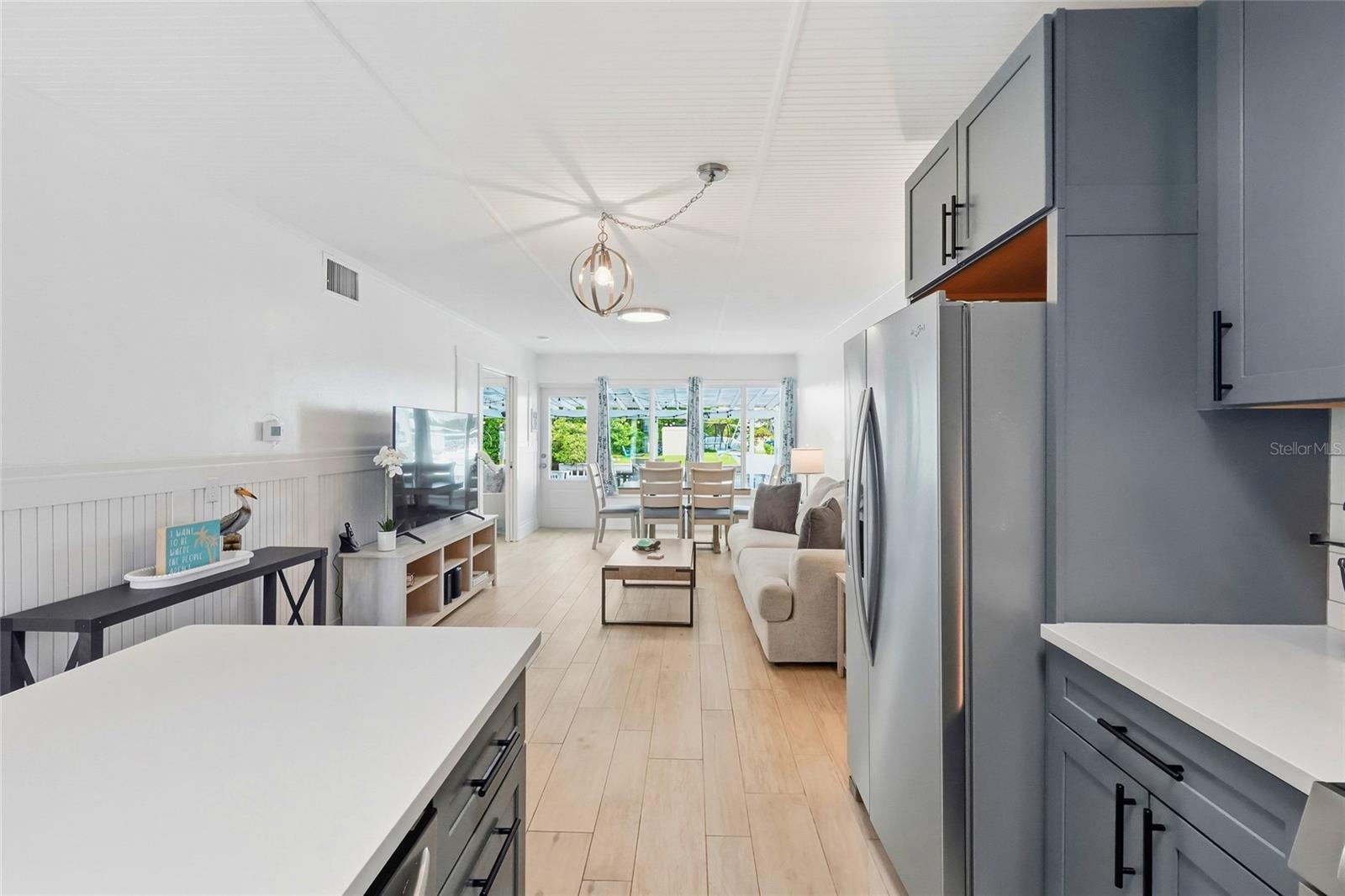 28 SEASIDE CT — photo 9