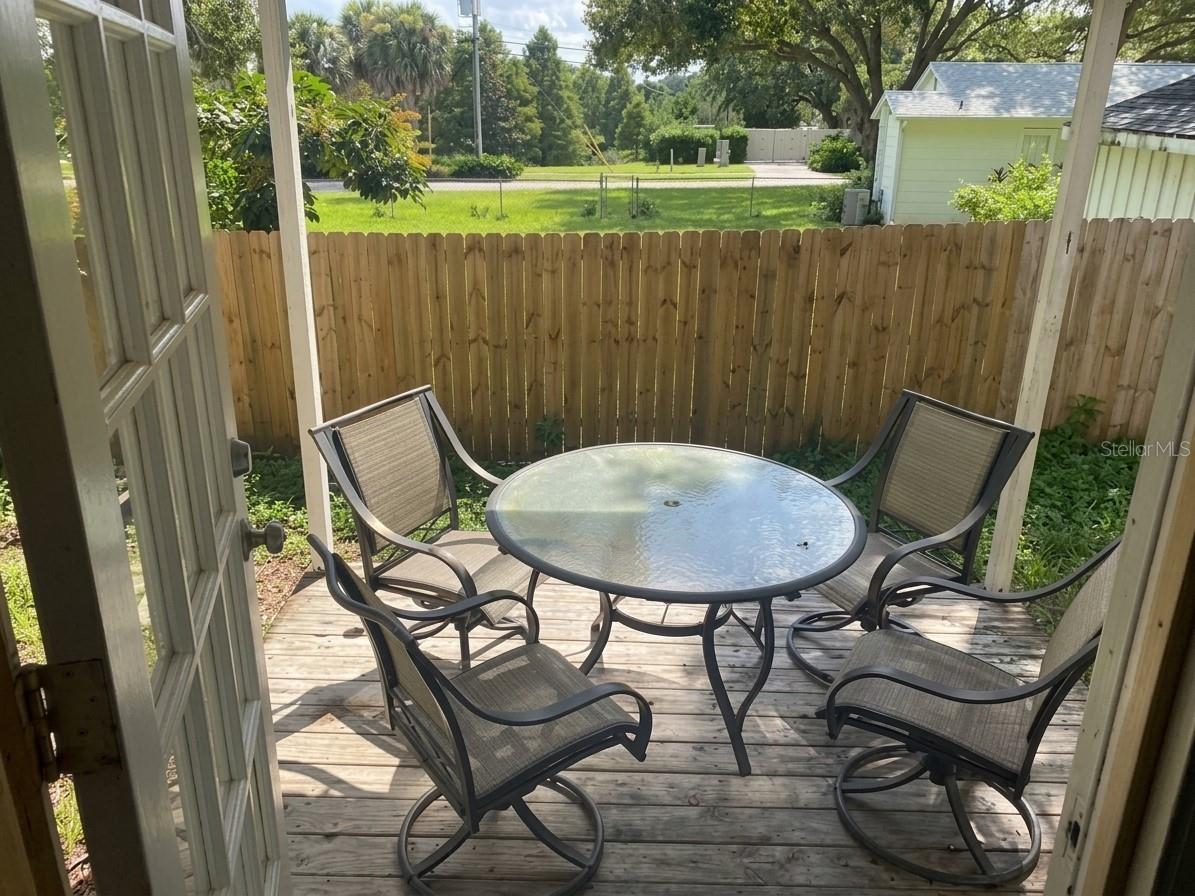 211 4TH PL SW — photo 9