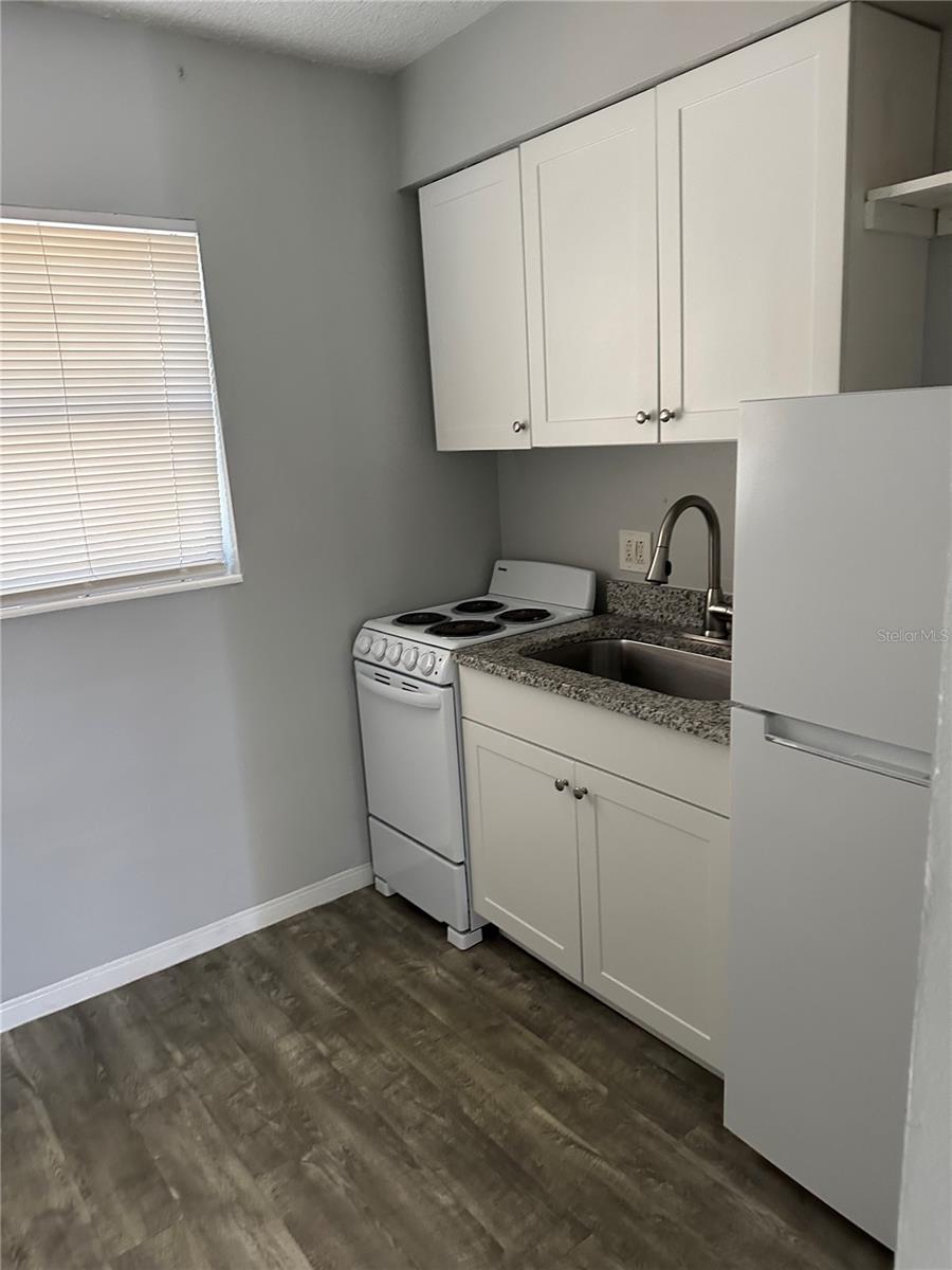 865 5TH AVE N #13 — photo 4