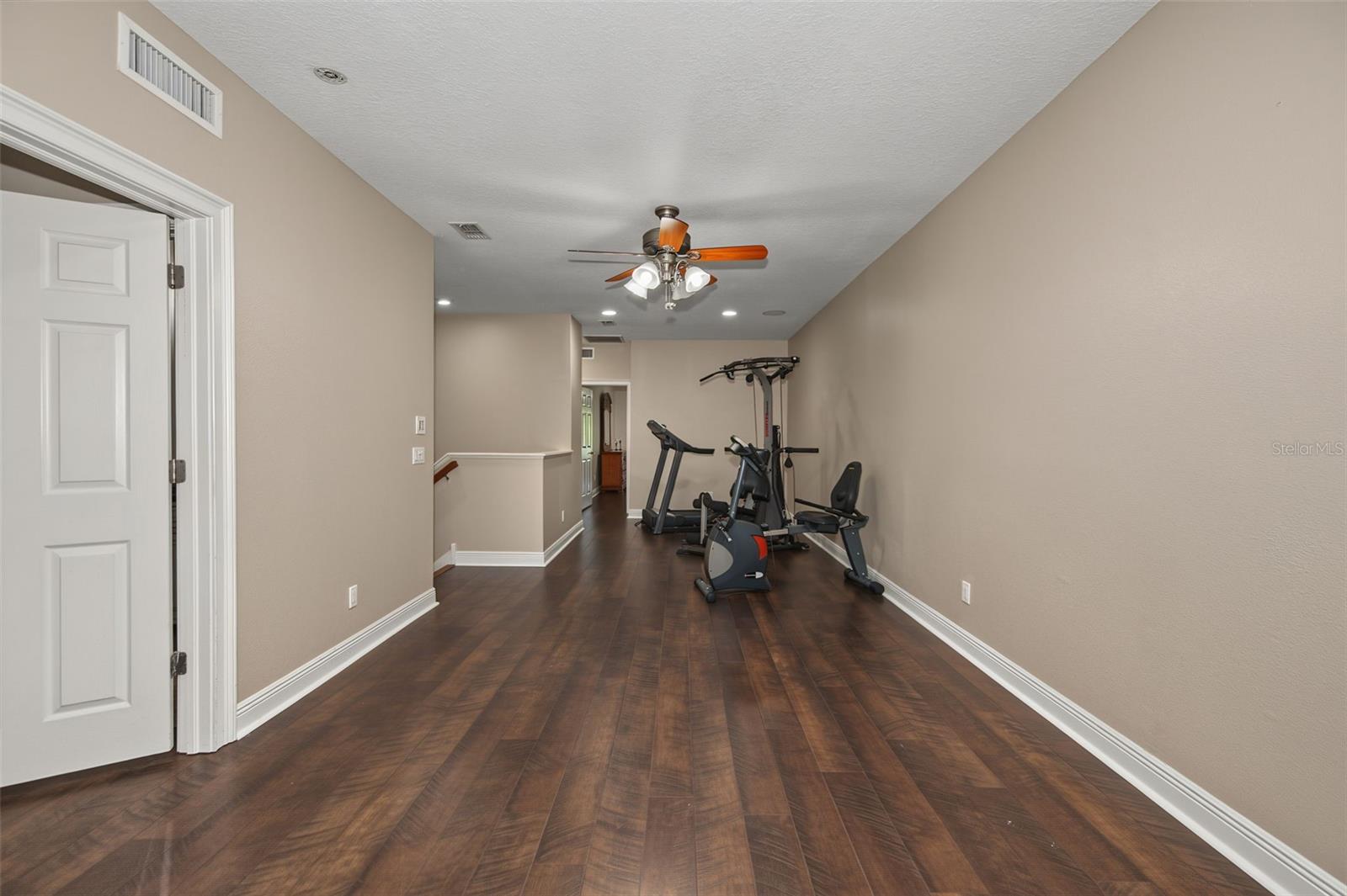 3143 PINEVIEW DR — photo 31